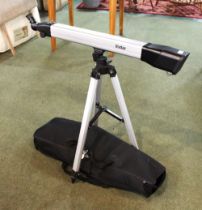 Vivitar astronomical telescope on tripod with carry bag