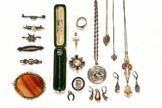 A collection of miscellaneous silver and other jewellery.