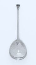 A James I / Charles I circa 1620 Provincial seal top spoon Lewes, maker William Dobson I,