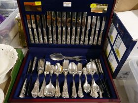 Cased canteen of Viners Kings pattern cutlery