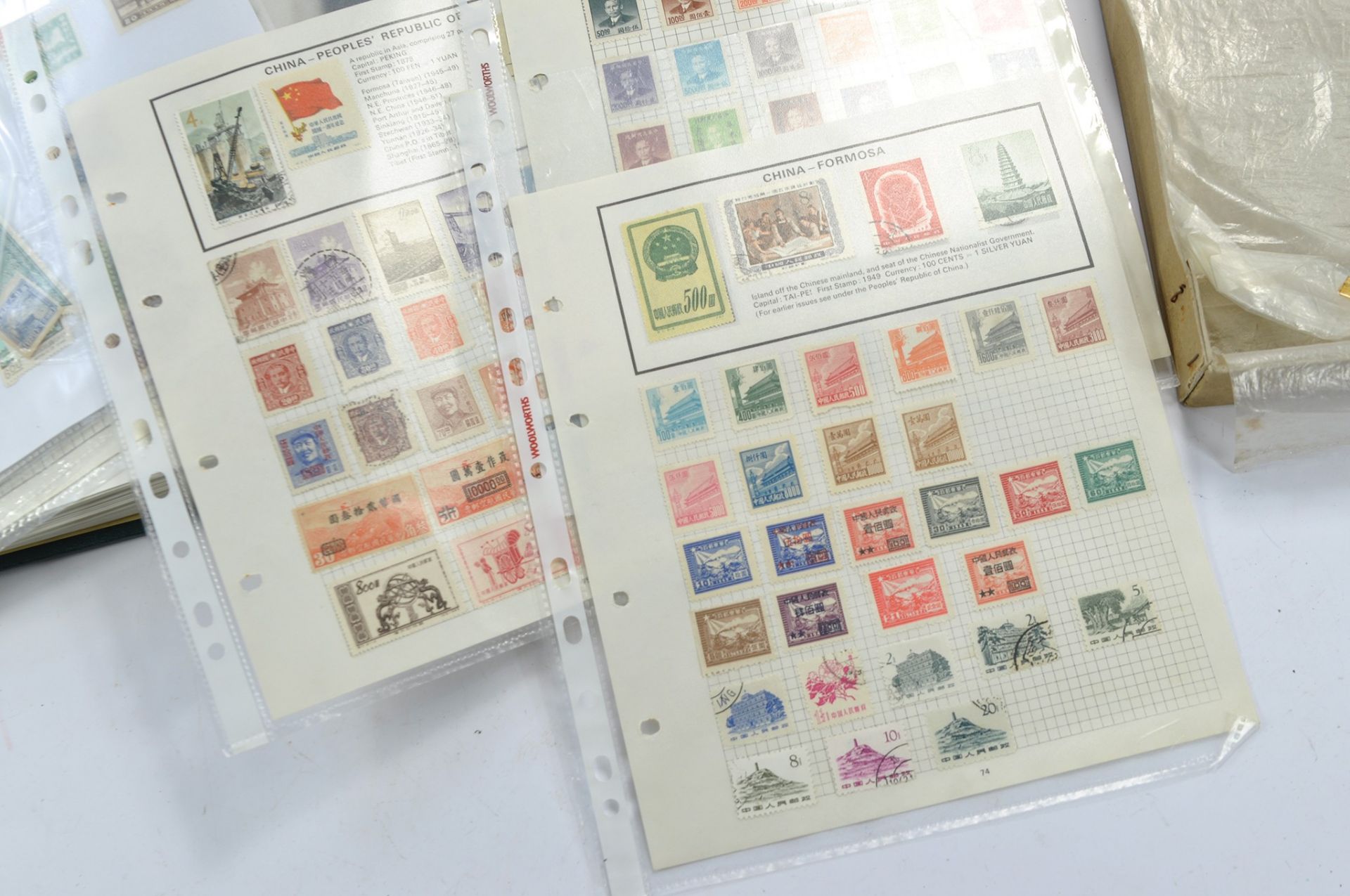 Stamps interest comprising large album of Chinese Stamps from 1930 to 1960's. Some unused. - Image 34 of 34