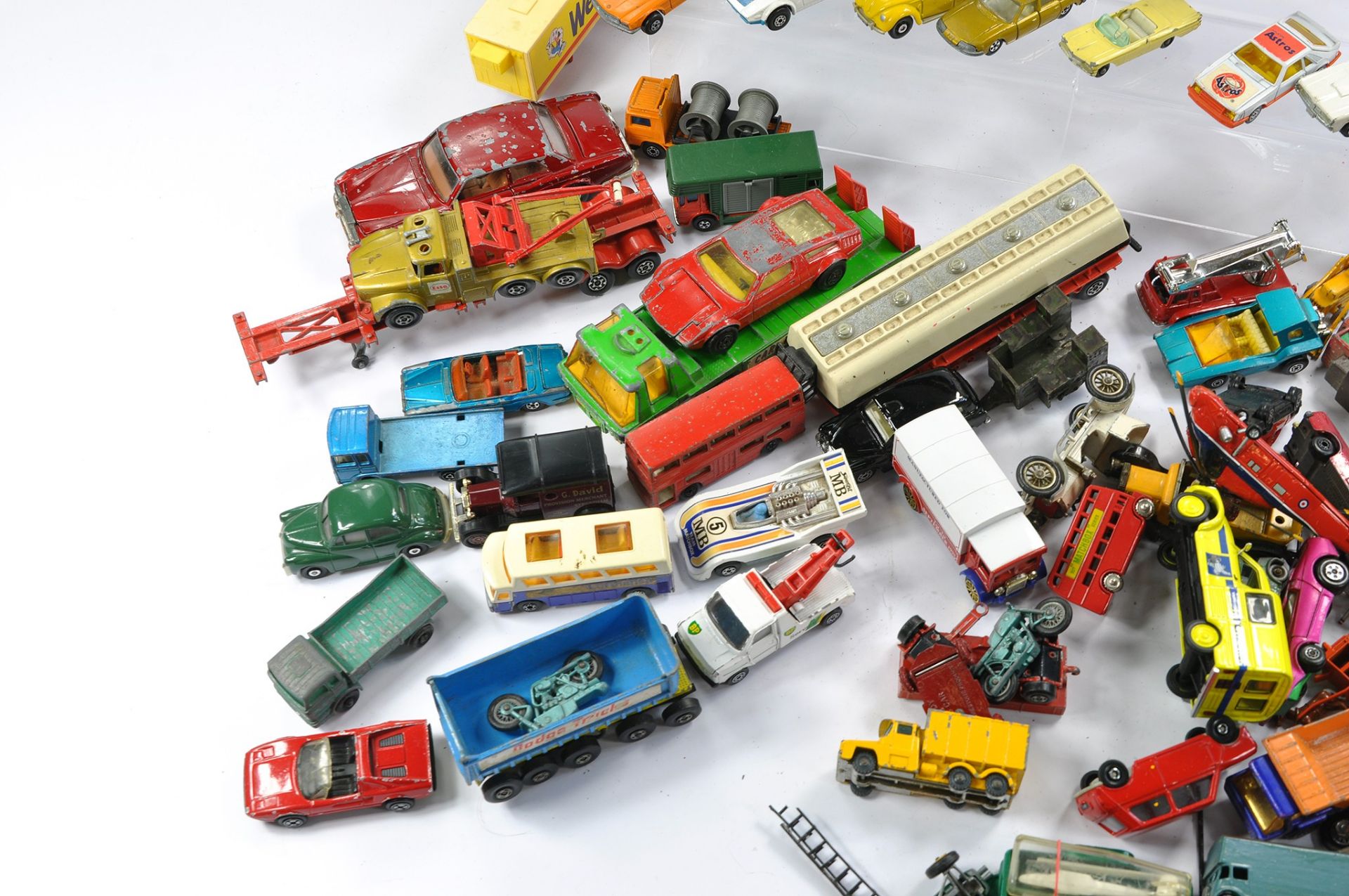 A further large group of loose mostly playworn diecast including Matchbox Superfast, Corgi and other - Image 2 of 5