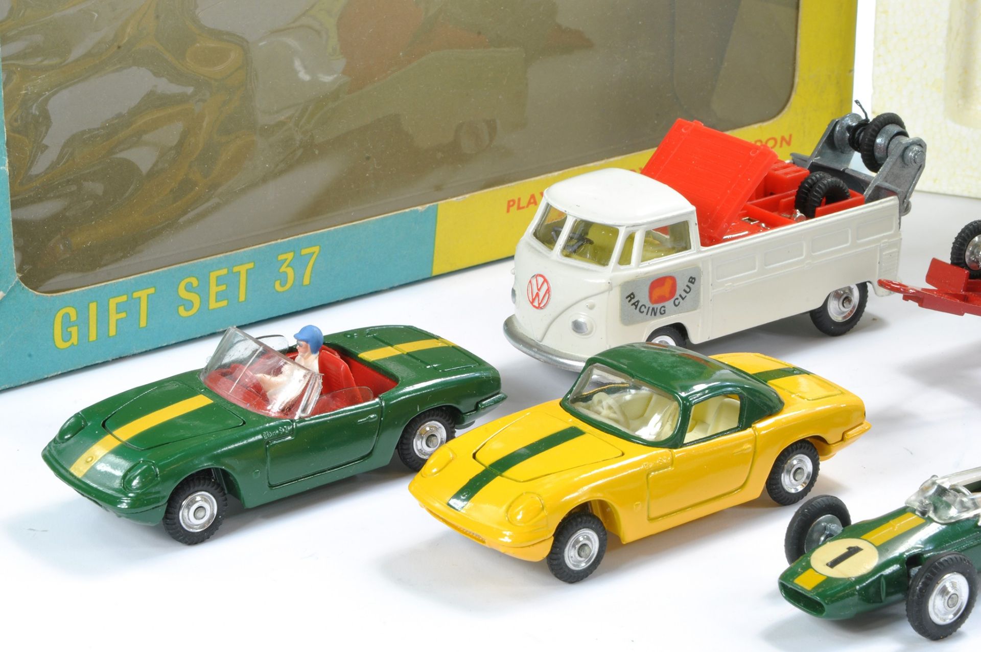 Corgi No. GS37 Lotus Racing Team Set. Complete with Lotus Elan Soft and Hardtops plus Lotus Climax - Image 2 of 3