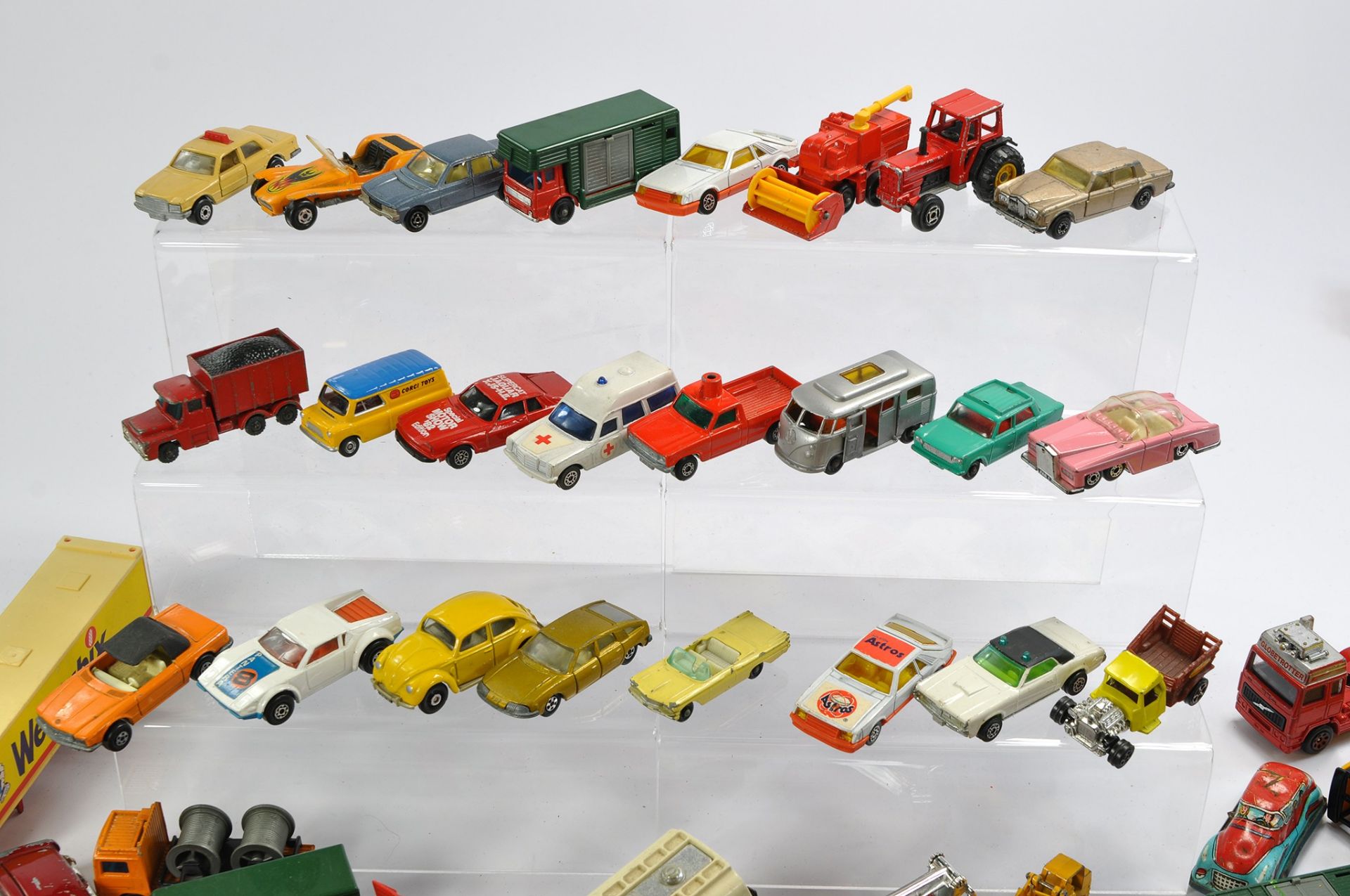 A further large group of loose mostly playworn diecast including Matchbox Superfast, Corgi and other