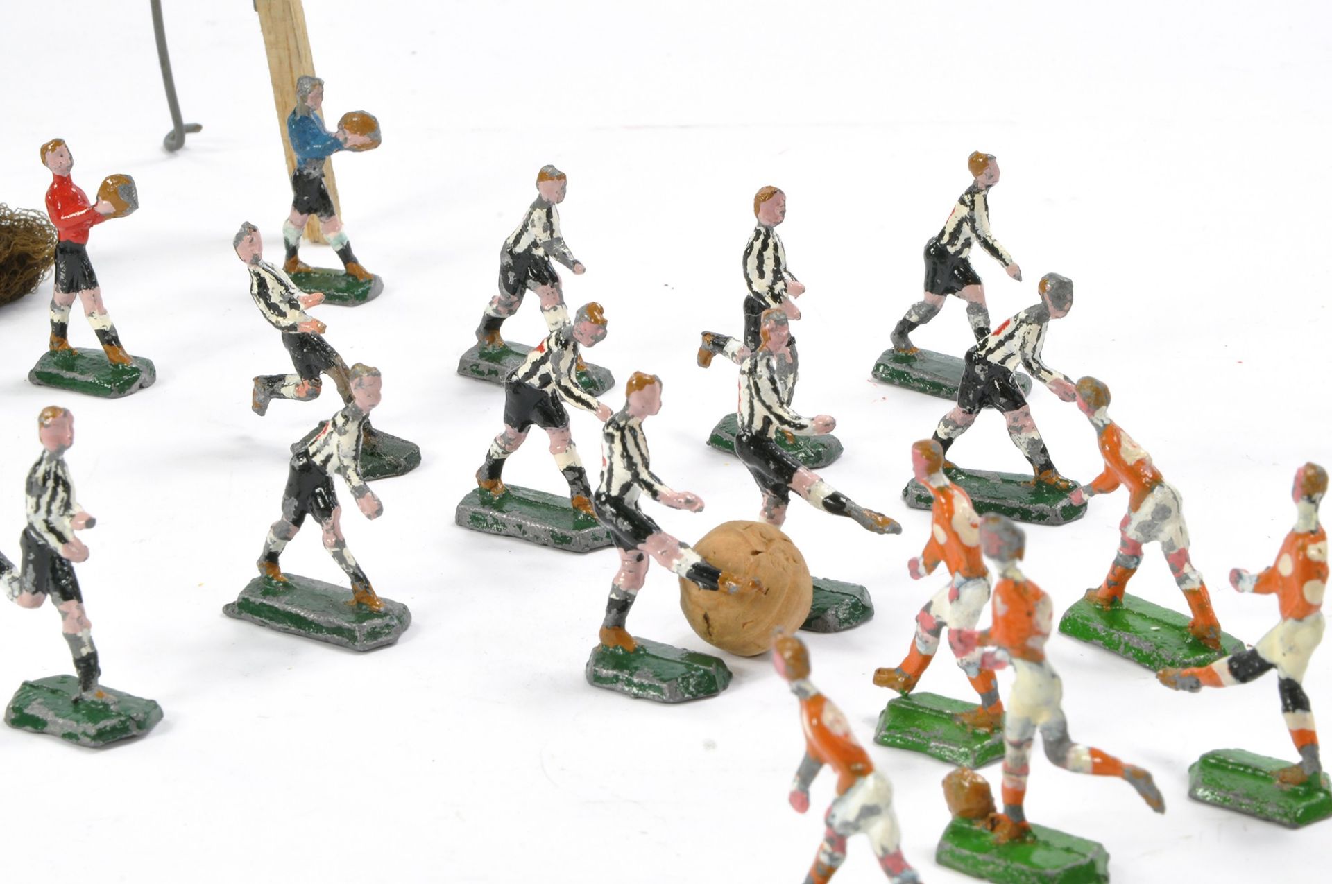 Unusual Lead Metal Football - Soccer Figures likely from a vintage game as shown. Maker unknown. - Image 3 of 3