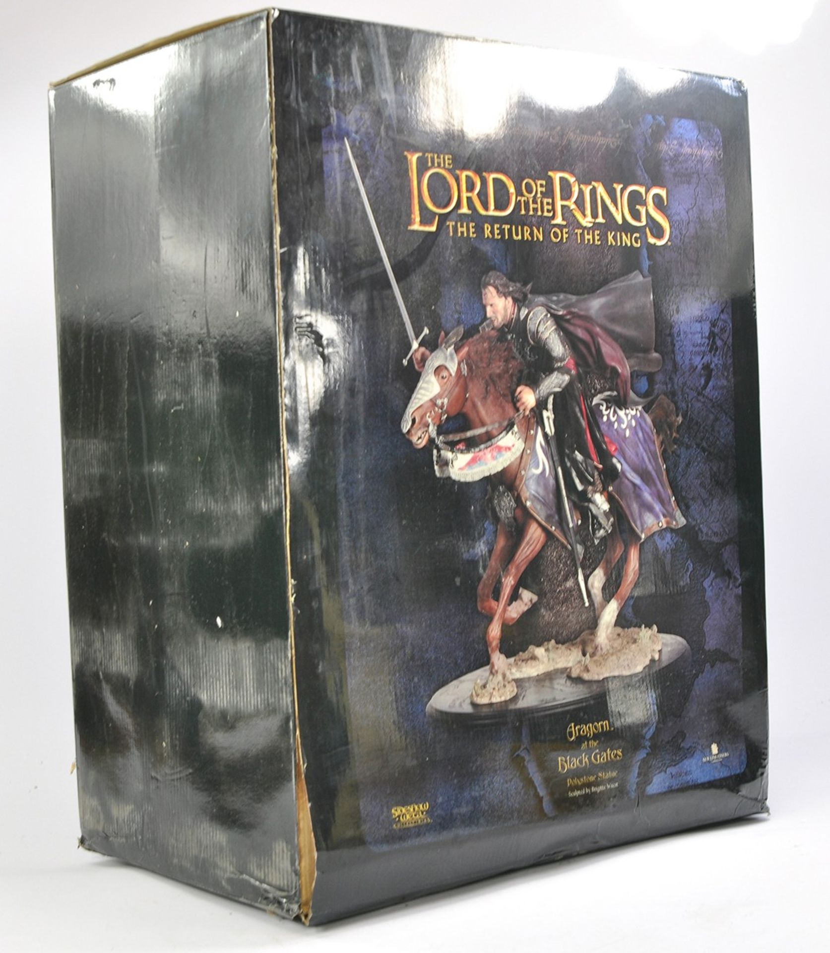 WETA / Sideshow Large Lord of the Rings Aragon at the Black Gates Limited Edition Statue. Without