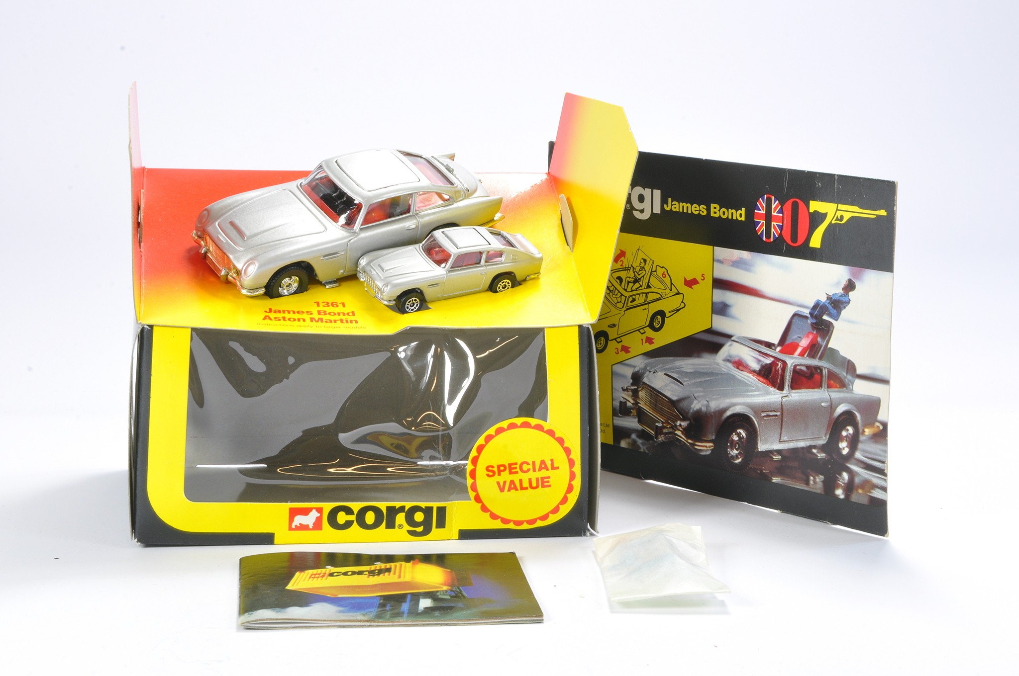 Corgi No. 1361 Little and Large 'special value' James Bond 007 Aston Martin set comprising No. 271 - Image 2 of 3