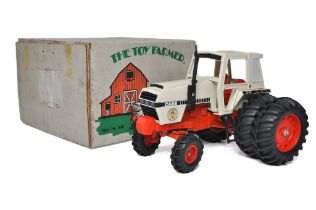 Ertl 1/16 farm model issue comprising Case 2590 1981 Toy Farmer Special Edition Tractor. Looks to be