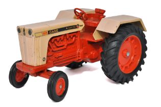 Ertl 1/16 farm model issue comprising No. 204 Vintage Case 1030 Comfort King Tractor finished in