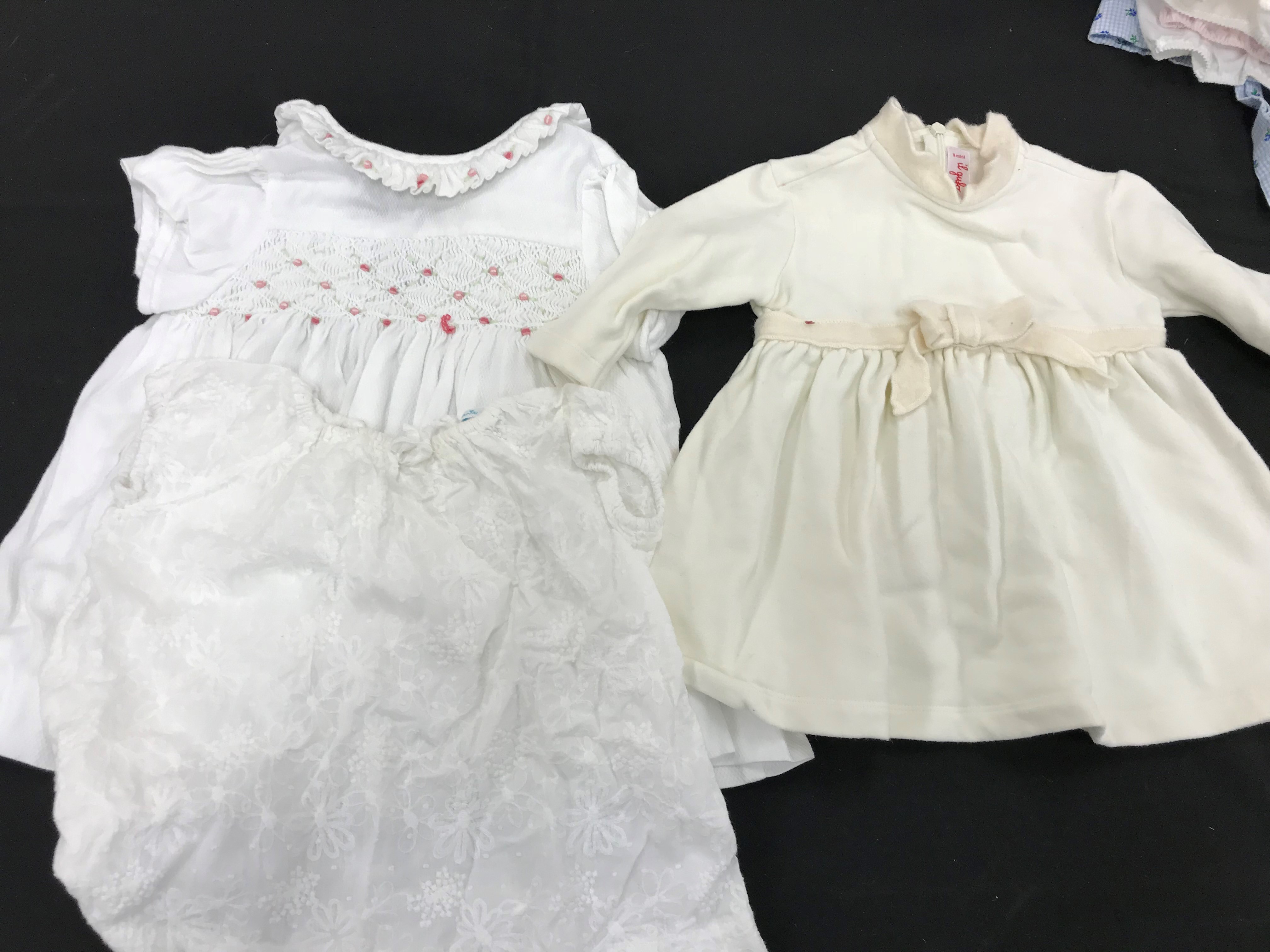 A collection of baby's and childrens' clothes, - Image 6 of 8