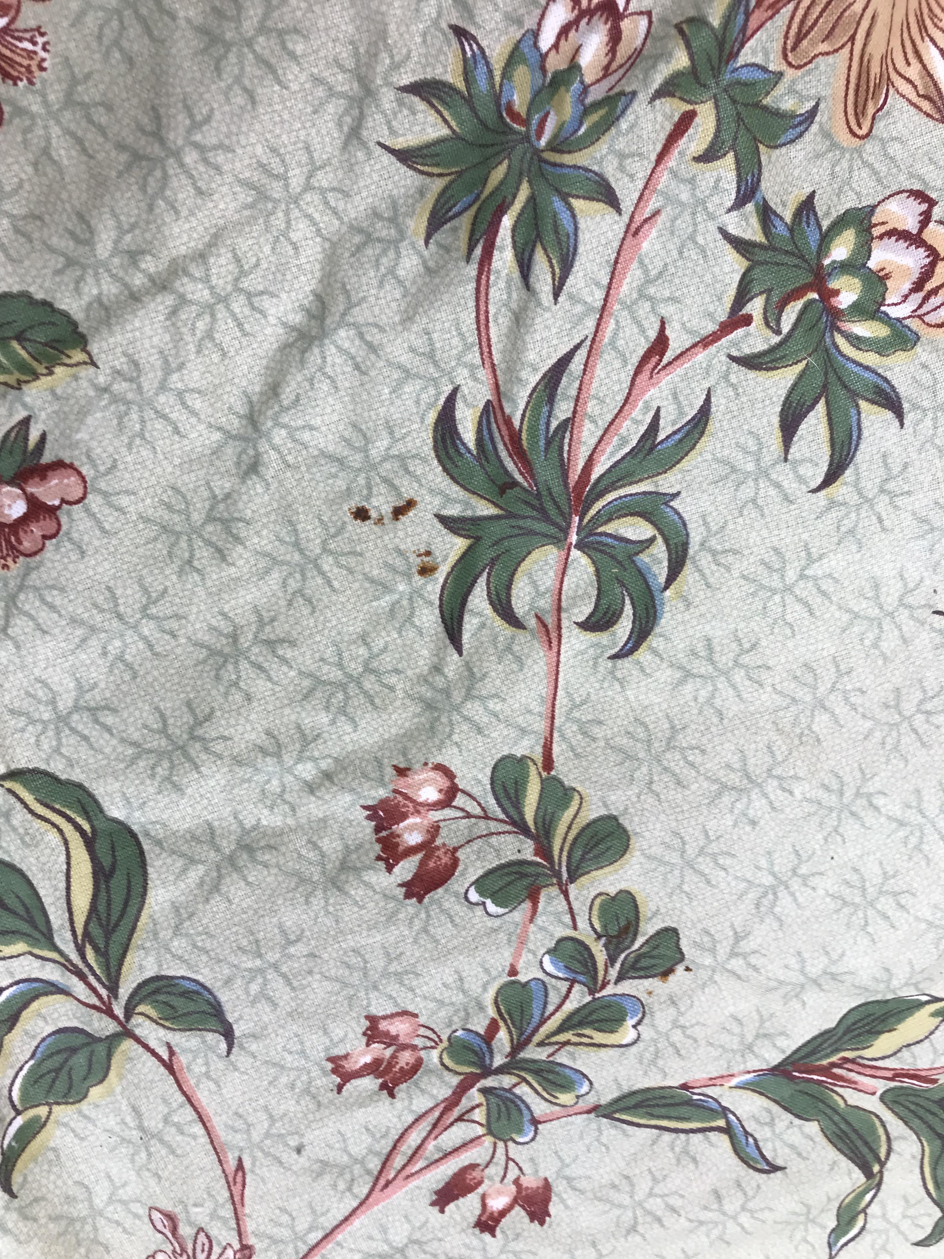 One and a half pairs (ie three curtains total) of glazed cotton interlined "Acis" pattern curtains - Image 23 of 34