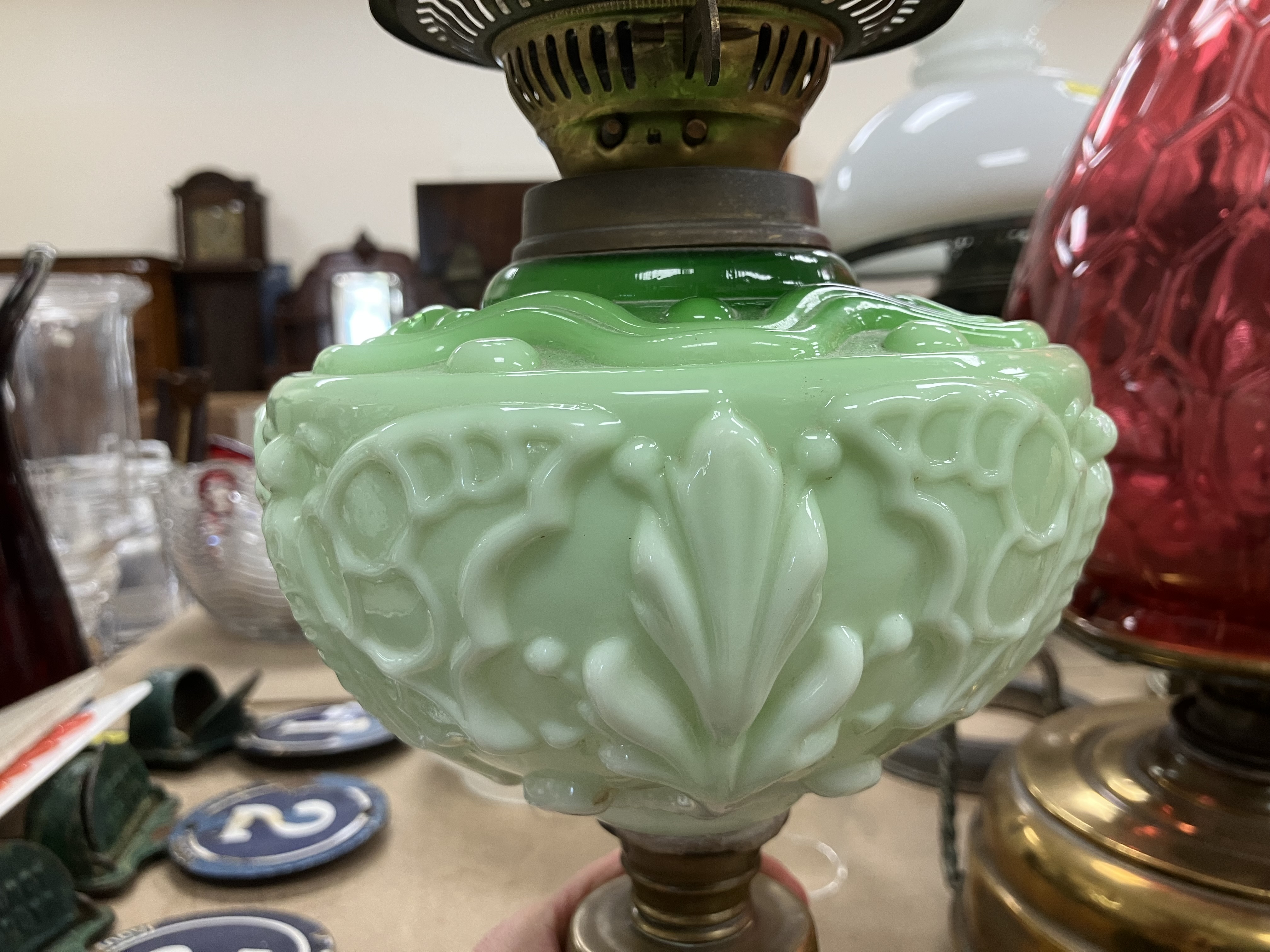 A collection of five various Victorian and later oil table lamps, - Image 25 of 31