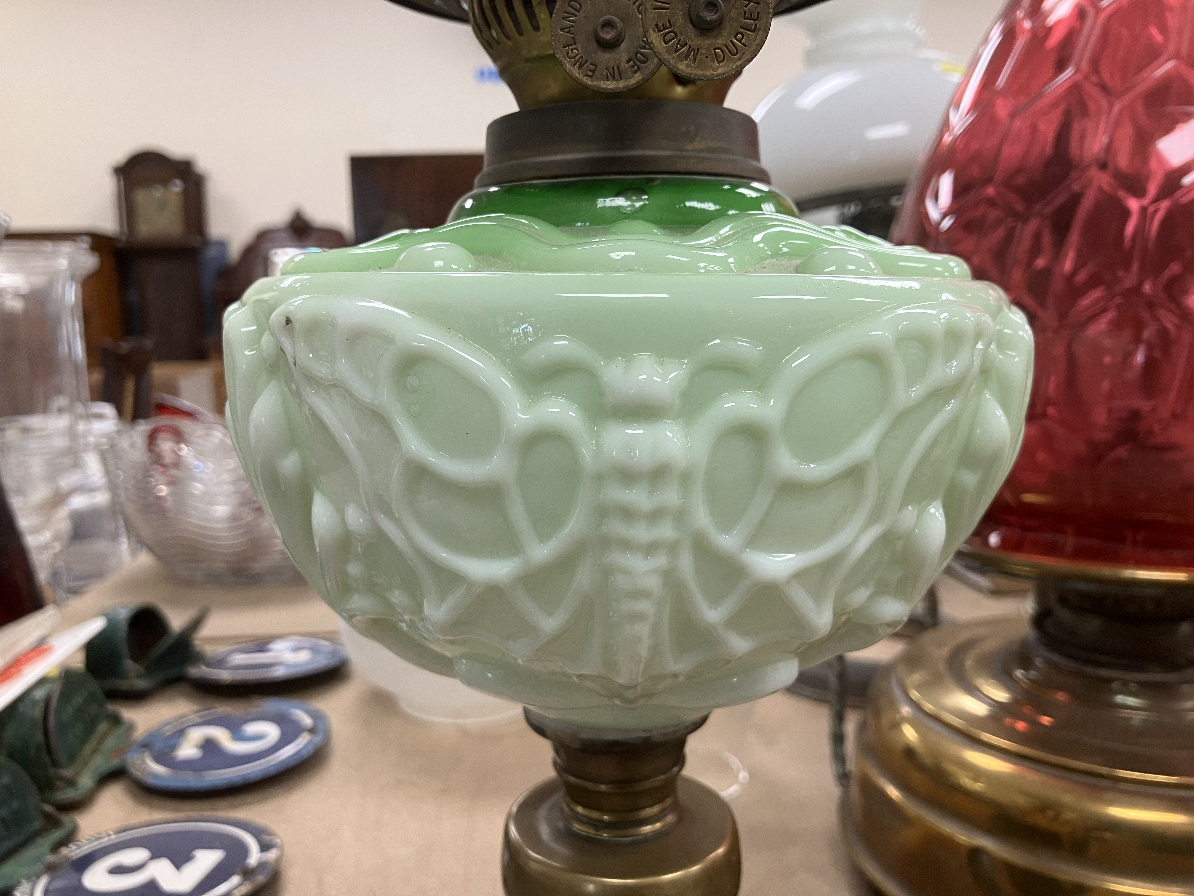 A collection of five various Victorian and later oil table lamps, - Image 28 of 31