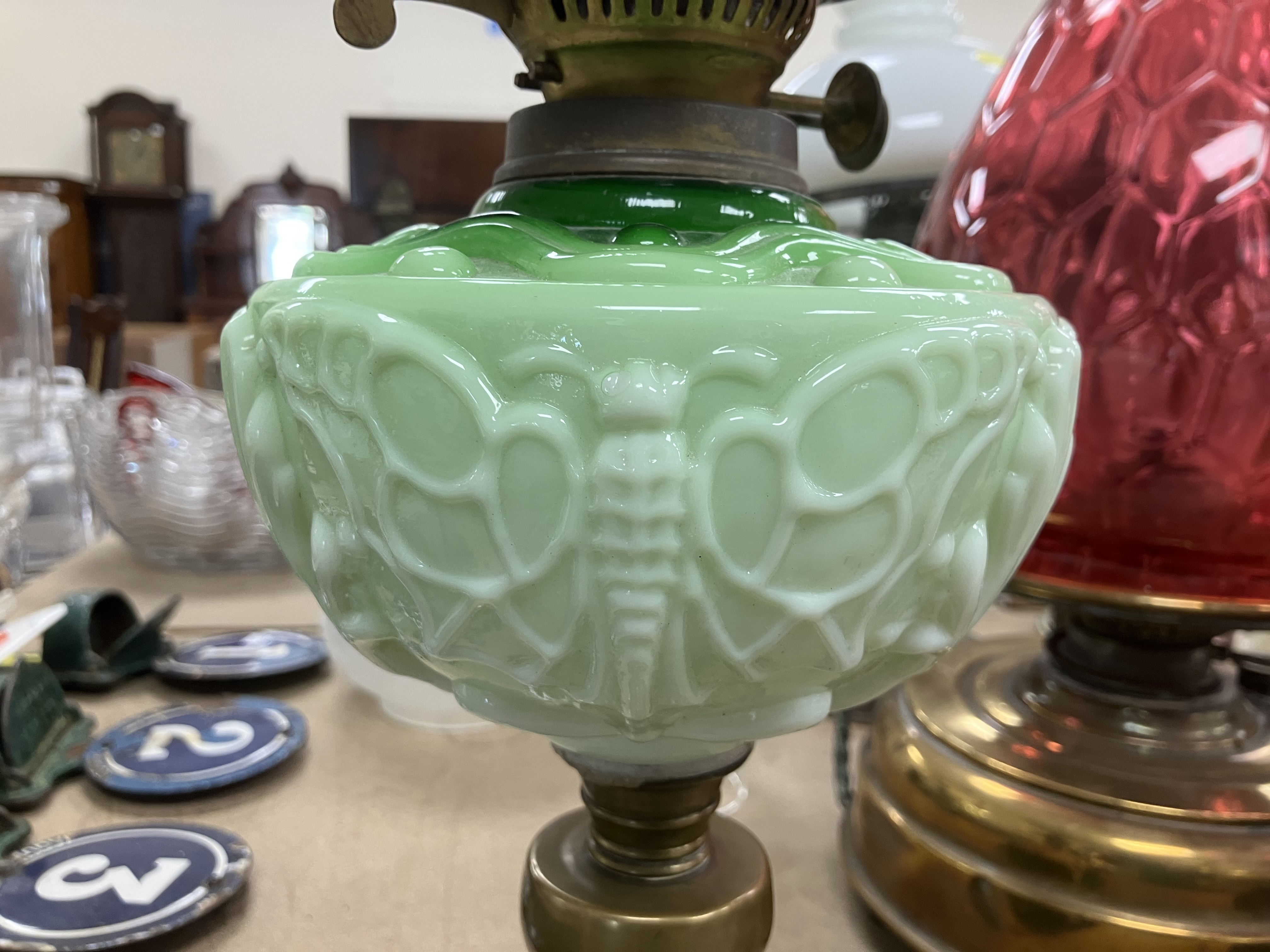 A collection of five various Victorian and later oil table lamps, - Image 30 of 31