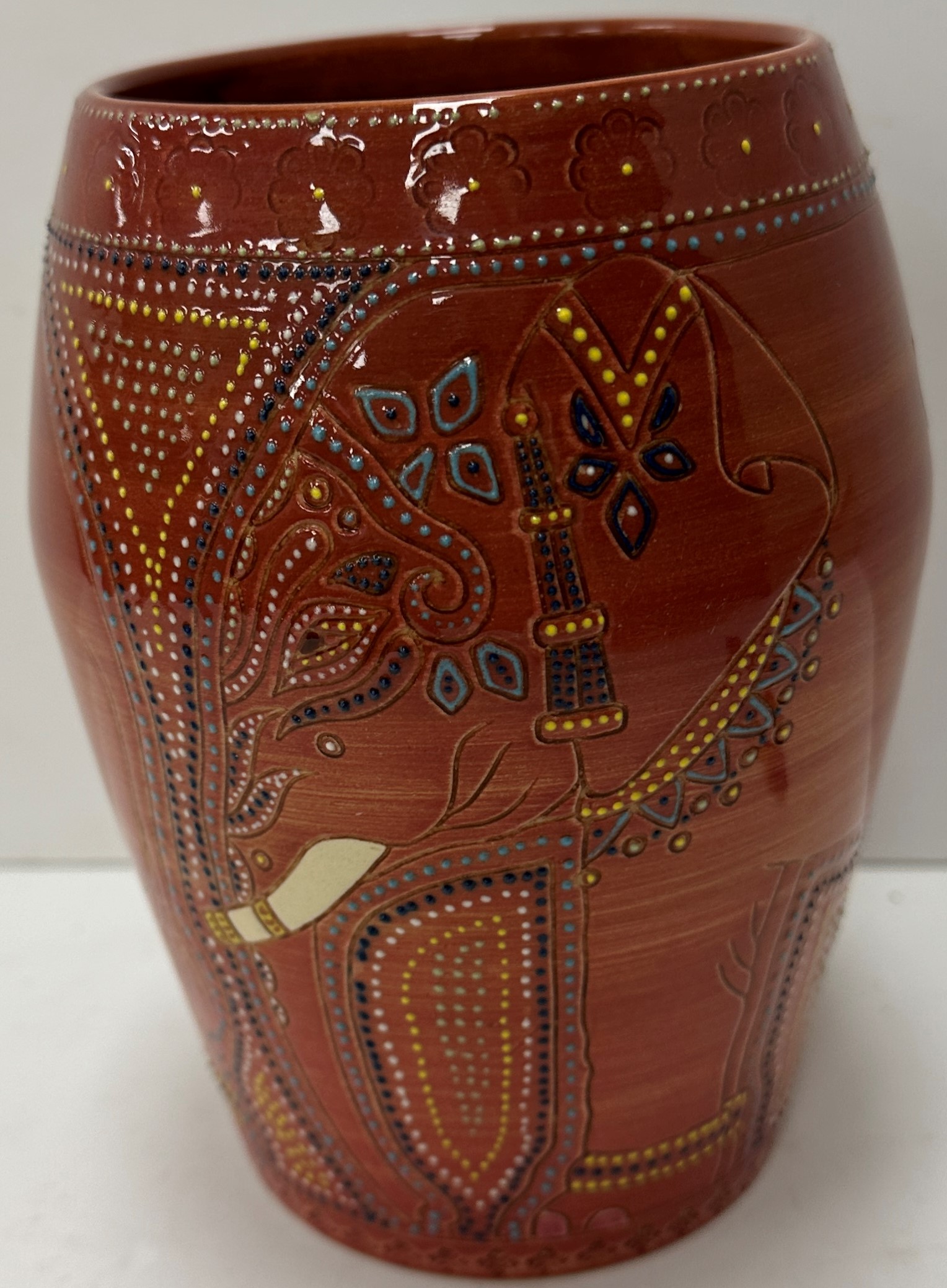 A Sally Tuffin Dennis Chinaworks vase de