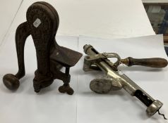 An early 20th Century French “Perfect” corkscrew stamped “Perfect Brevette S.G.D.G.