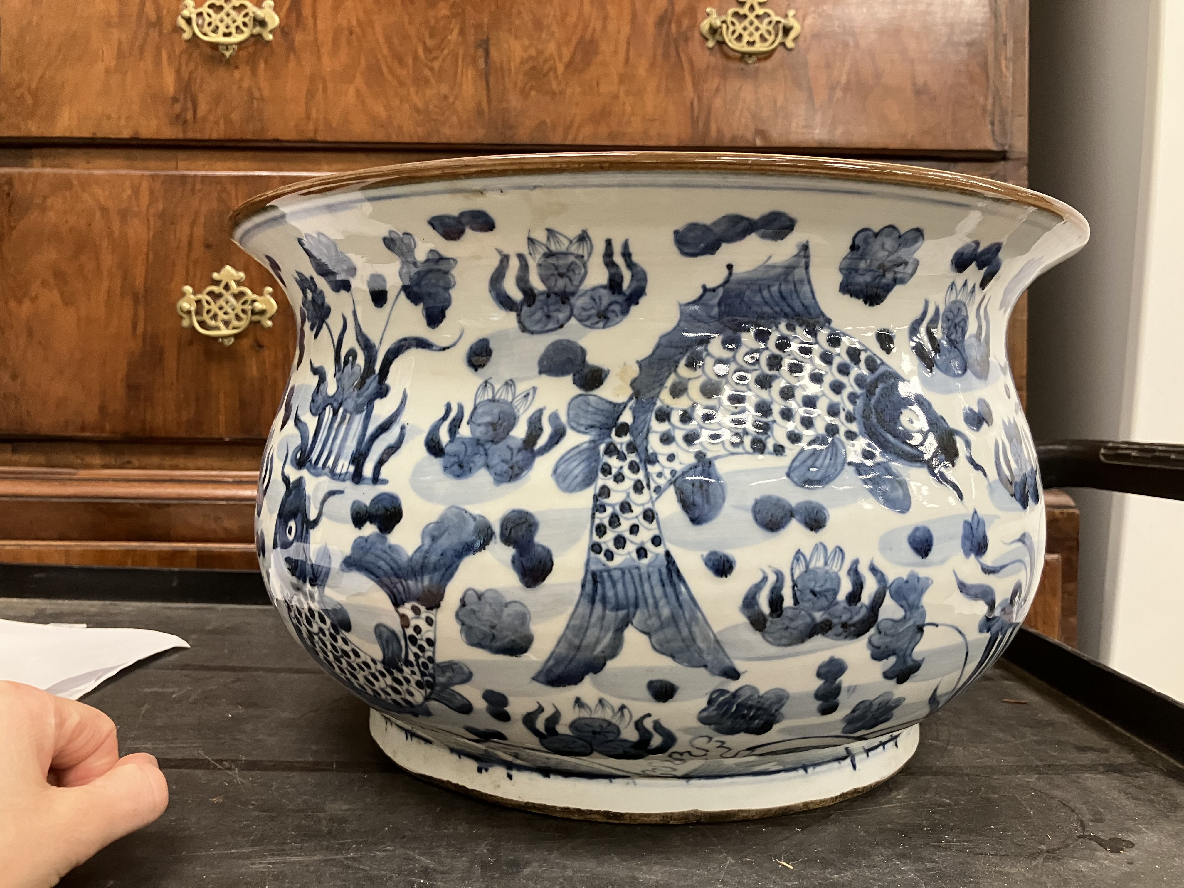 A large early 20th Century Japanese flared bowl with blue and white carp decoration, - Image 10 of 19