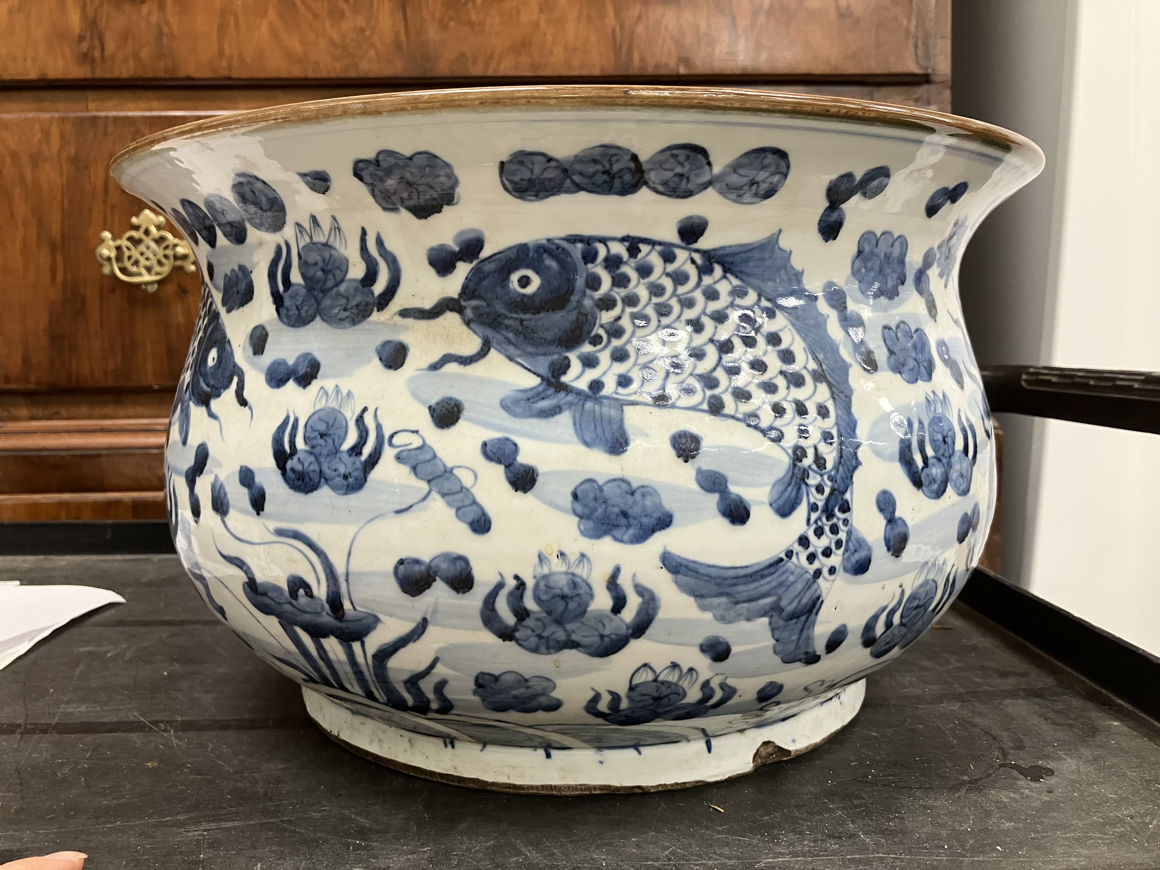 A large early 20th Century Japanese flared bowl with blue and white carp decoration, - Image 13 of 19