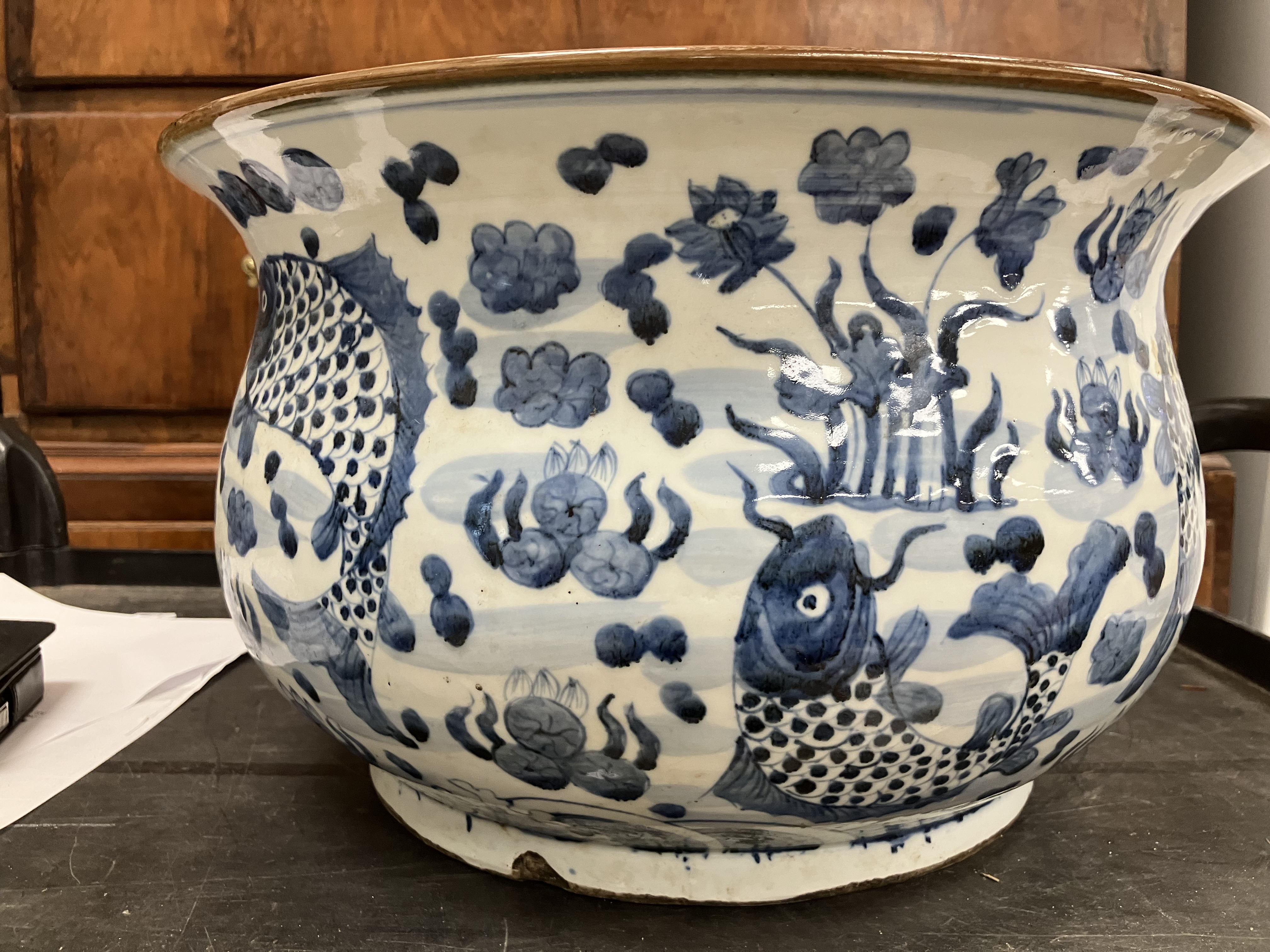 A large early 20th Century Japanese flared bowl with blue and white carp decoration, - Image 11 of 19