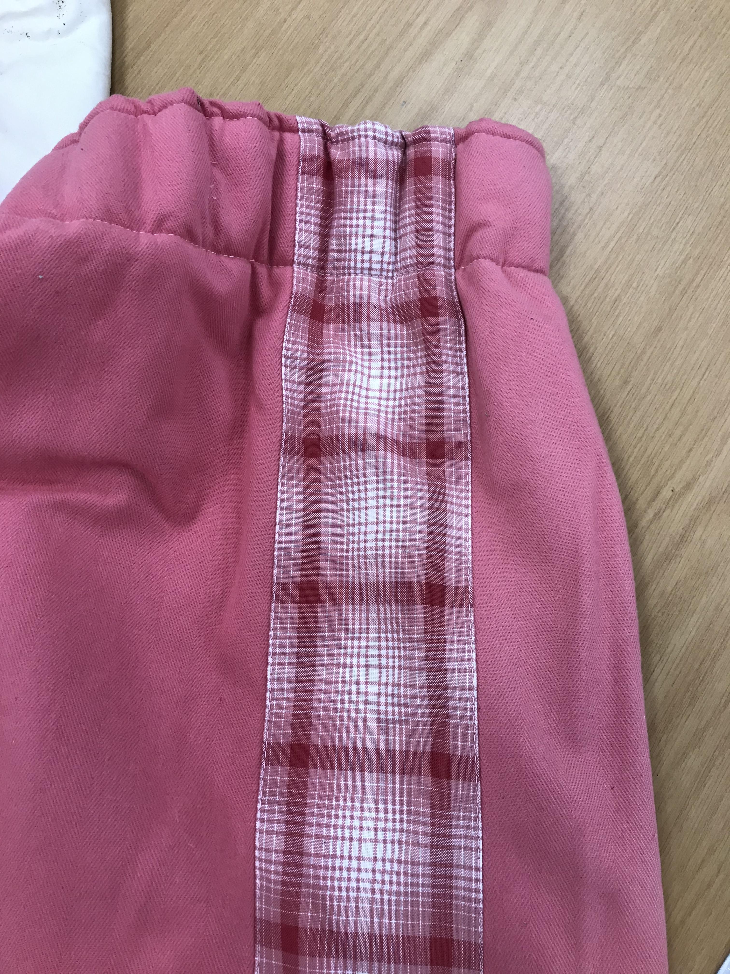 A pair of plain pink wool with gingham edged interlined curtains with taped pencil pleat headings - Image 38 of 43