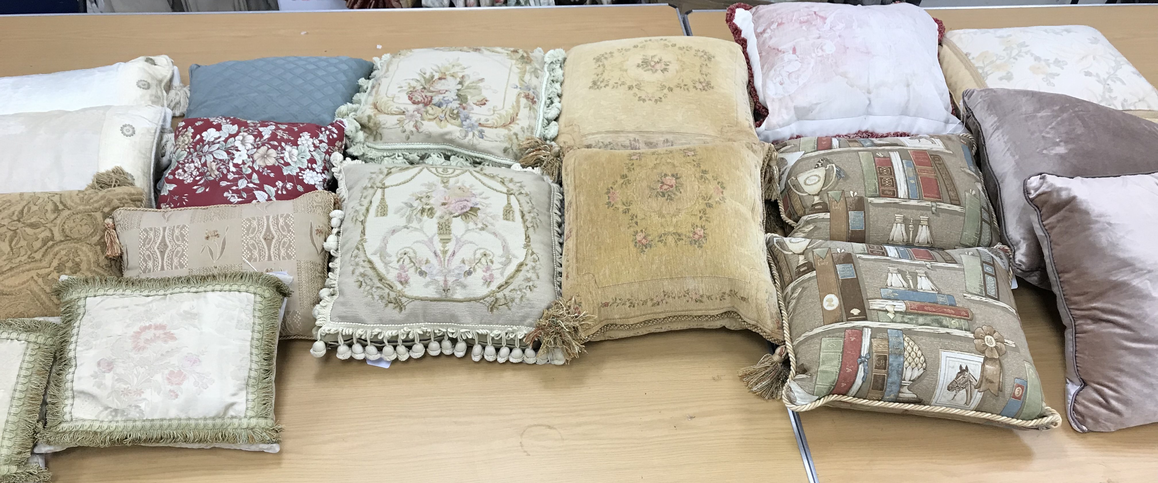 Three boxes of assorted scatter cushions - Image 2 of 5