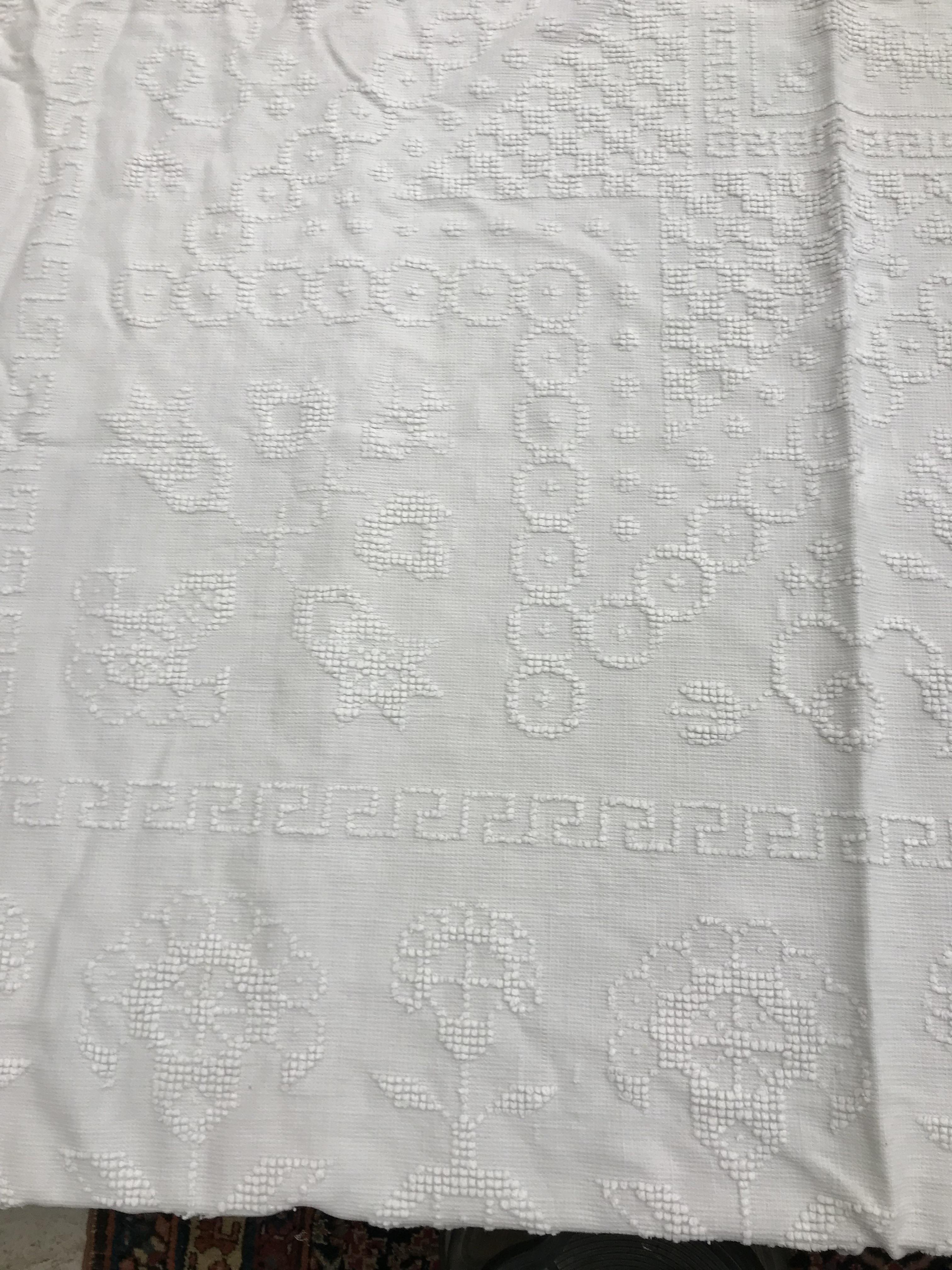 A modern Forever England white Durham style machine-stitched quilt, approx 218 cm x 245 cm, - Image 3 of 35