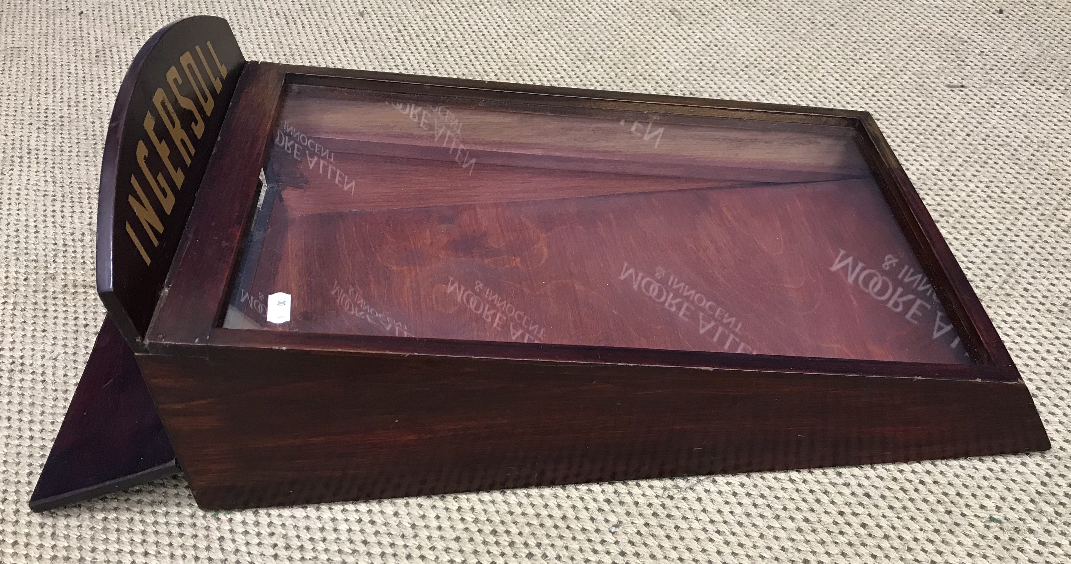 A stained and gilt transfer decorated table-top shop display cabinet "Ingersoll Guaranteed Watches", - Image 4 of 5