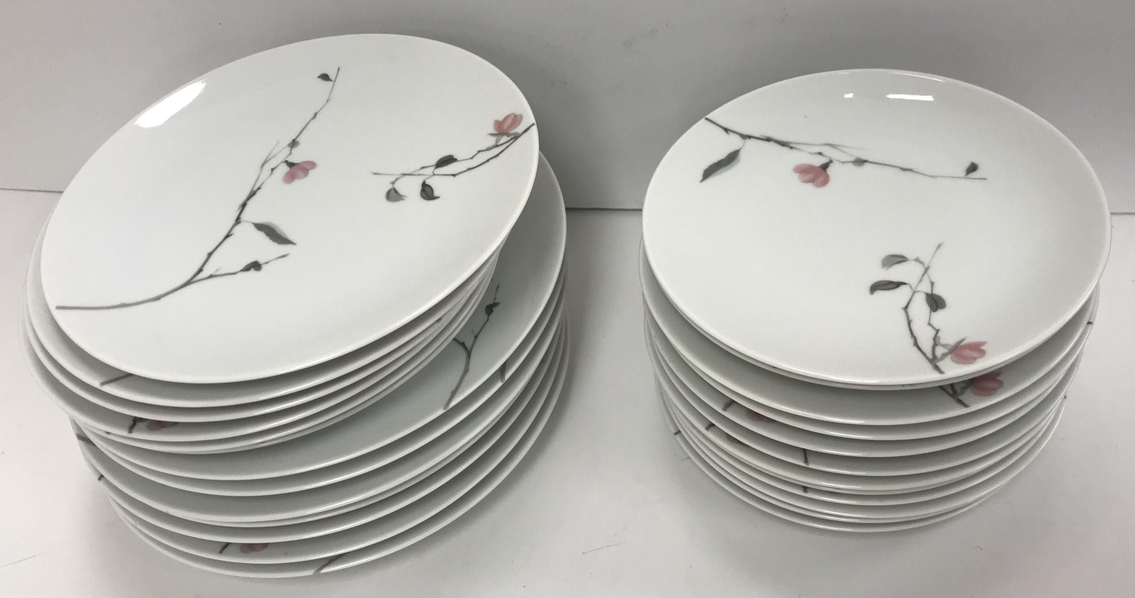 A Raymond Loewy for Rosenthal Continental China "Quince" pattern dinner service comprising two - Image 3 of 6