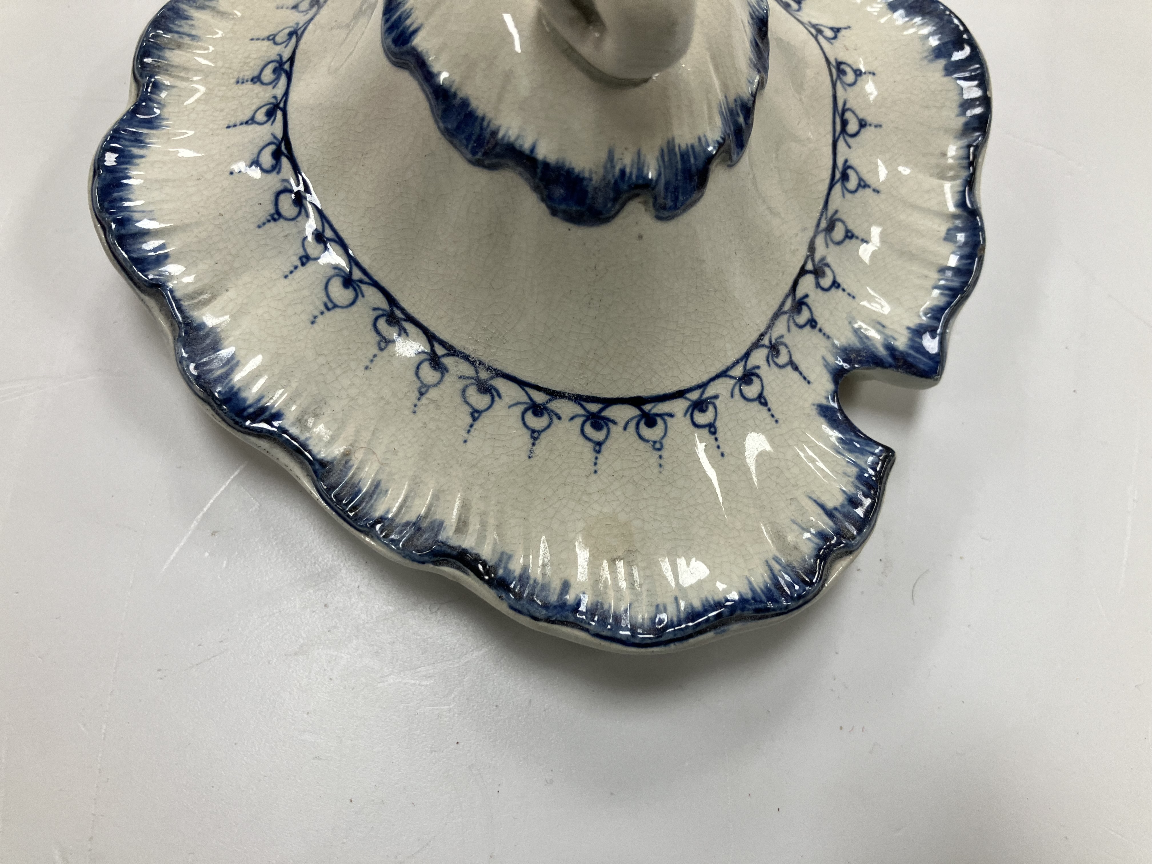 A late 18th/early 19th Century Wedgwood blue and white shell edged pearlware sauce tureen, - Image 80 of 84