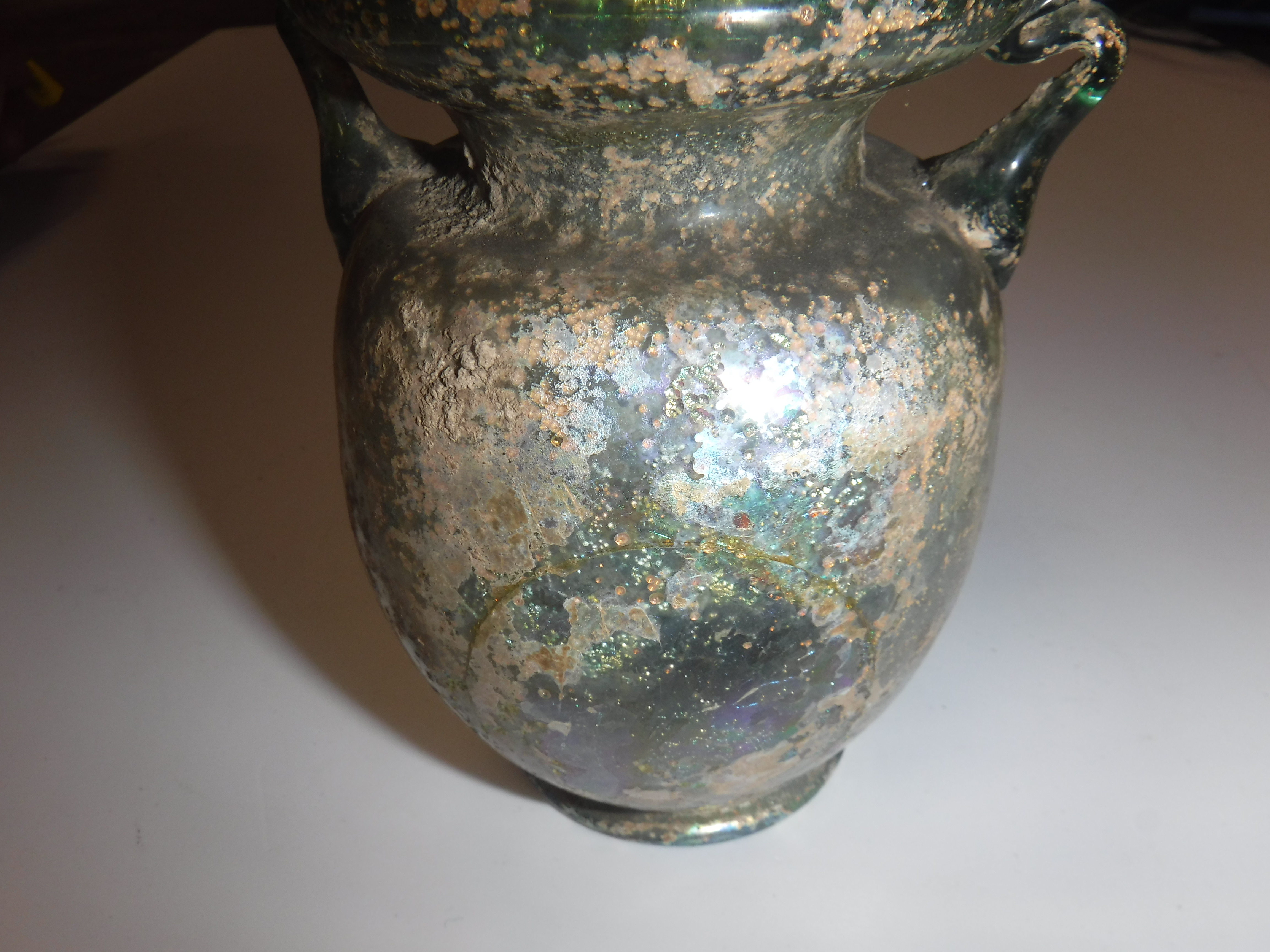 A pale green glass two handled vase in t - Image 12 of 19