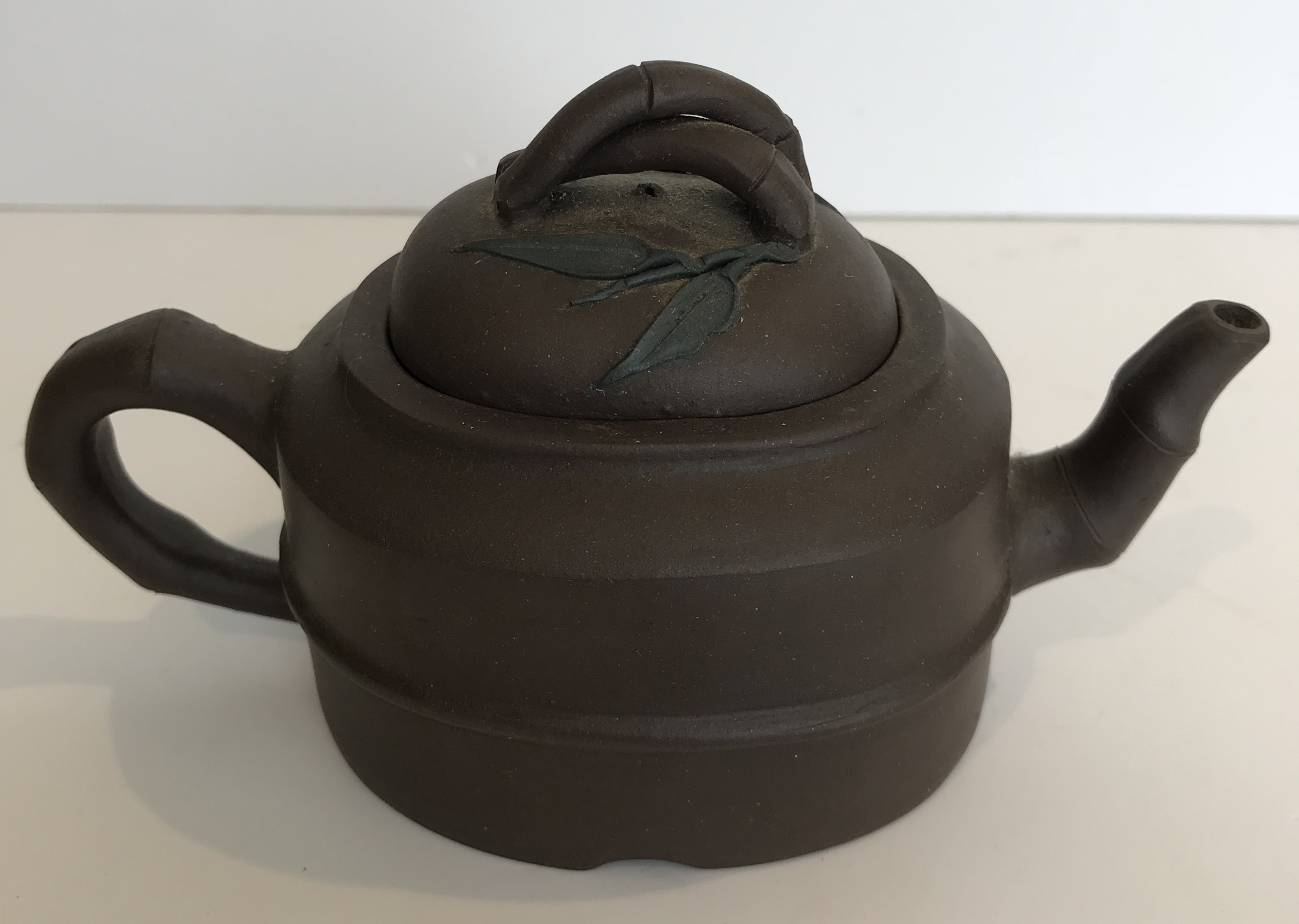 A collection of six Chinese Yi Xing tea pots various with various seal marks together with a Yi Xing - Image 17 of 26