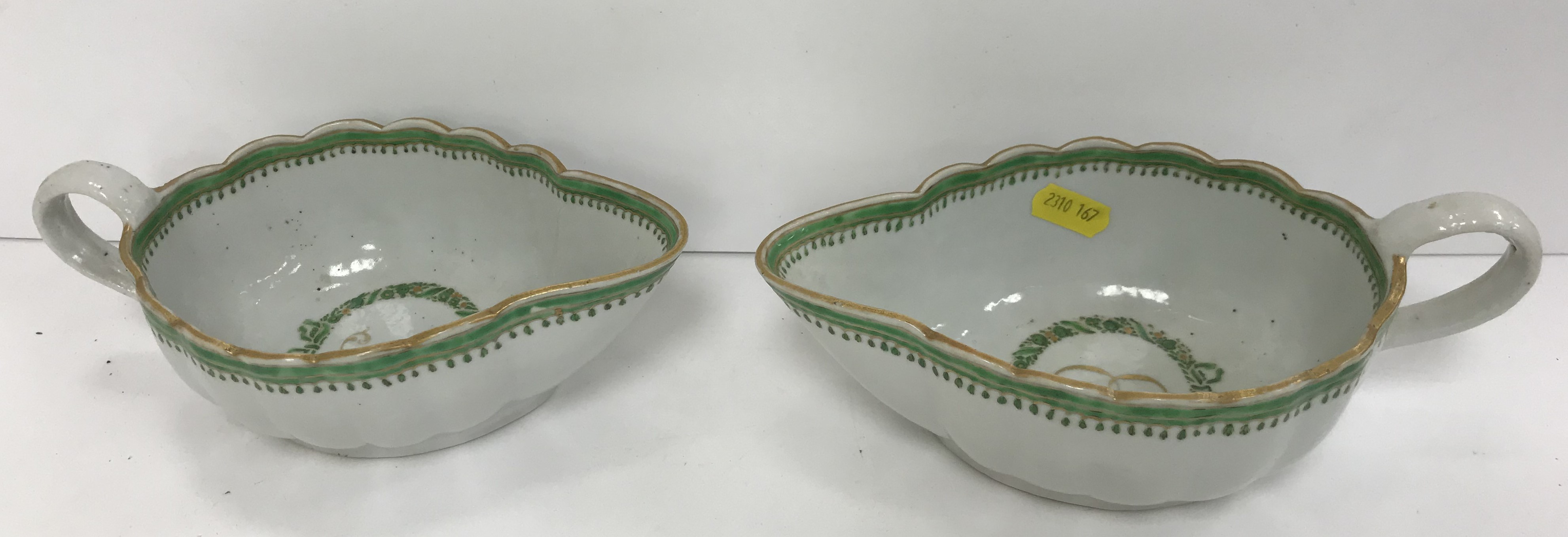 A pair of early 19th Century Chinese Export Way ware famille vert sauceboats of ribbed form with - Image 4 of 5