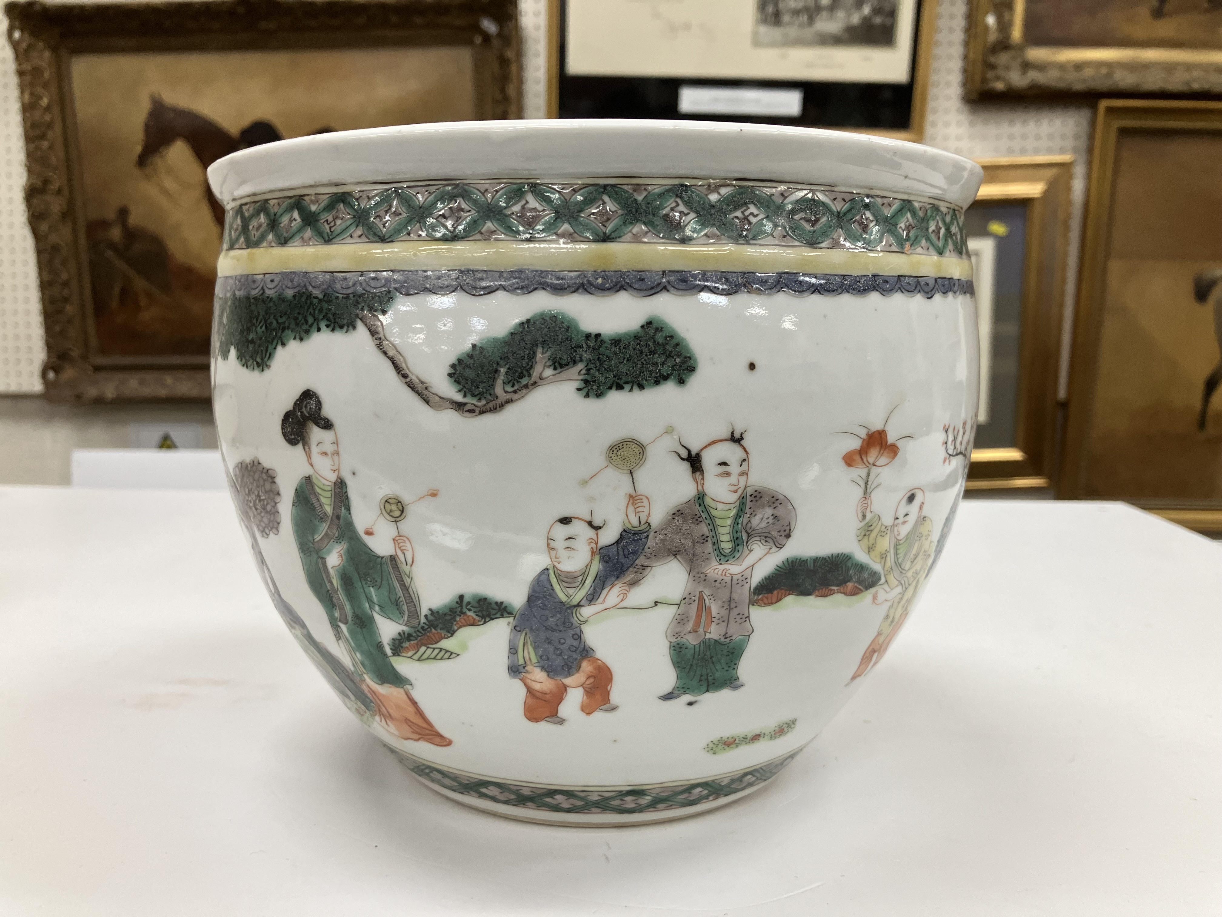 A 19th Century Chinese Kangxi palette jardiniere decorated with figures playing with various games - Image 25 of 26