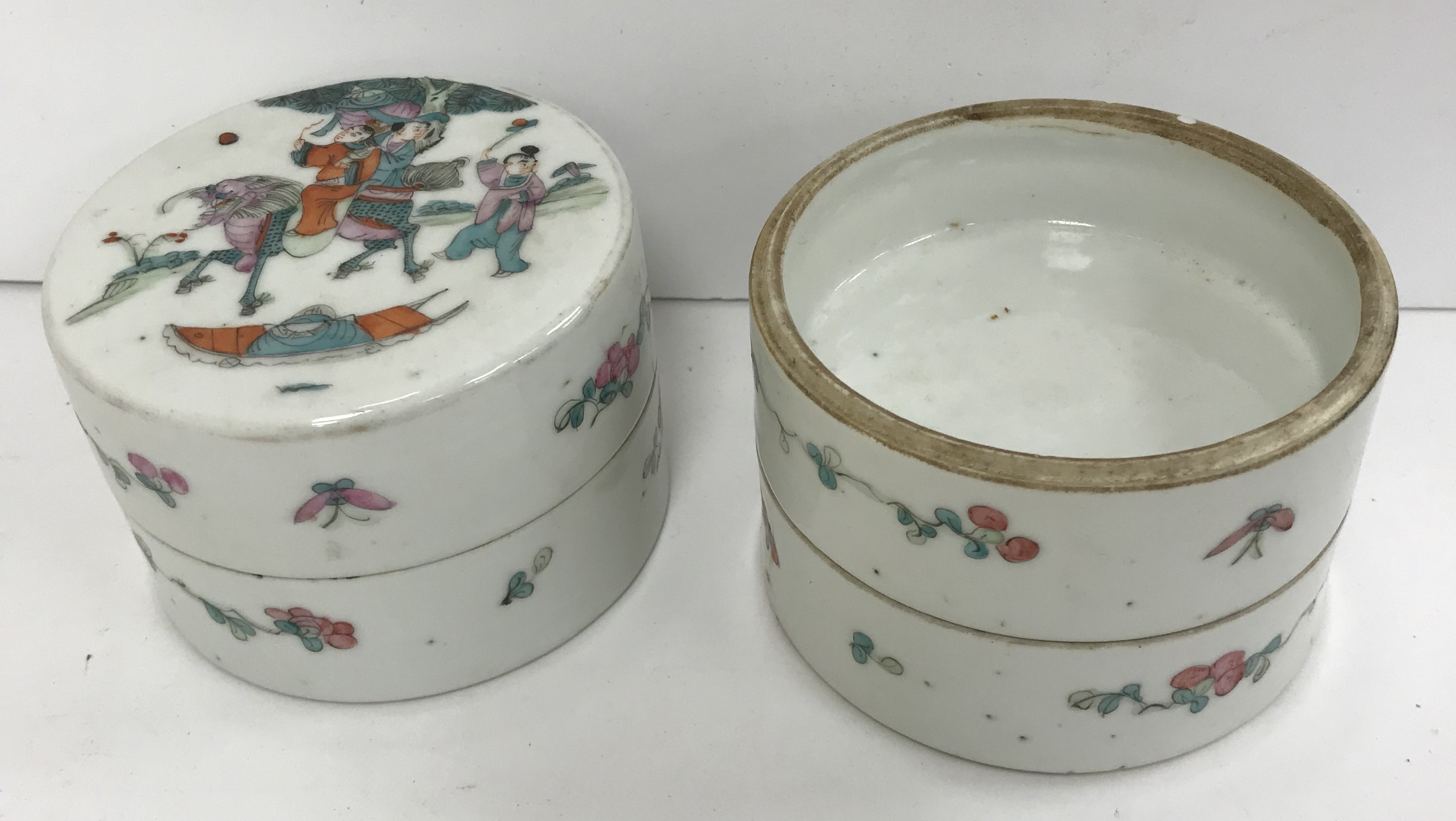 A circa 1900 Chinese porcelain stacking box of four sections in cylindrical form, the top - Image 3 of 5