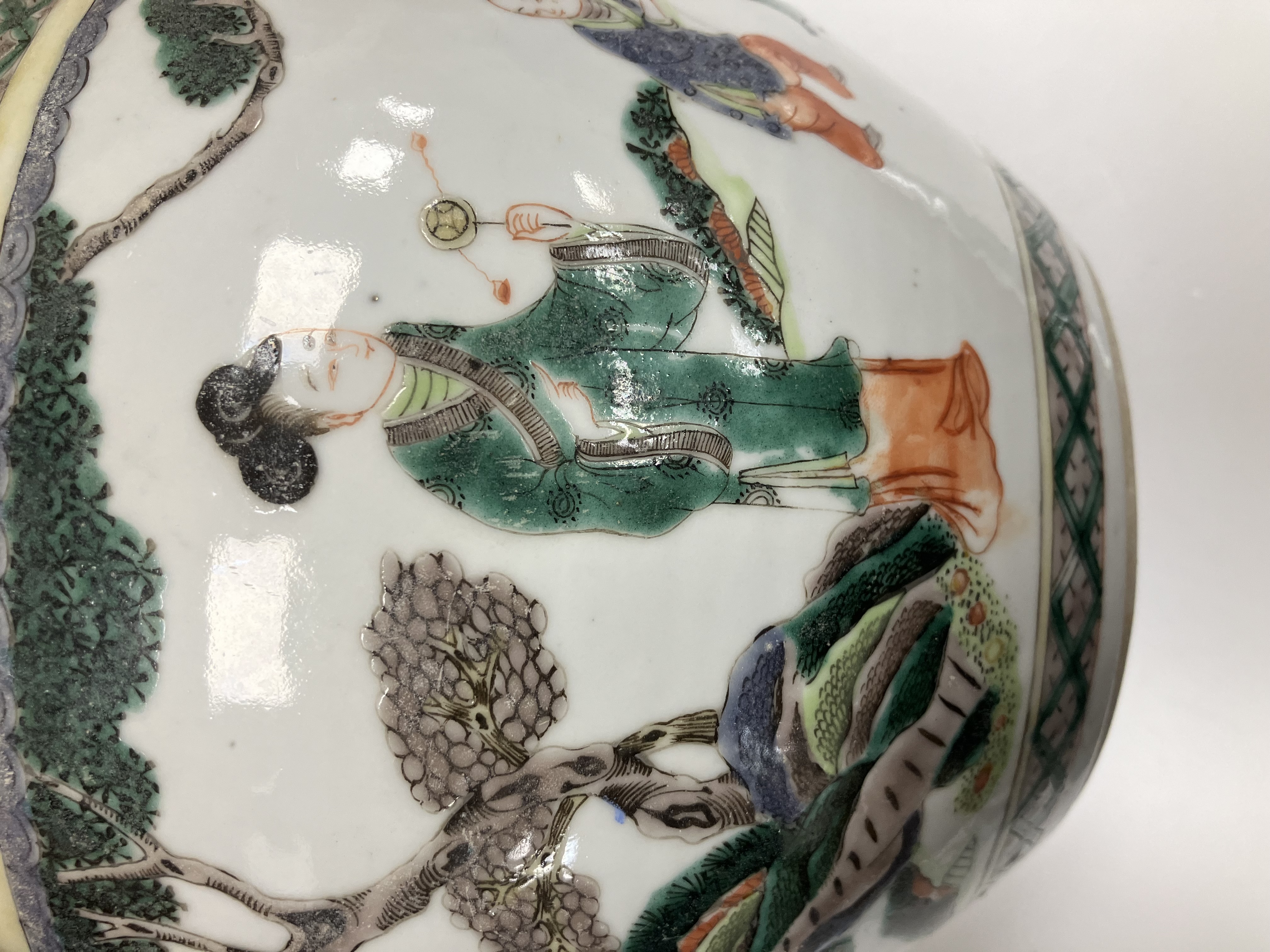 A 19th Century Chinese Kangxi palette jardiniere decorated with figures playing with various games - Image 14 of 26