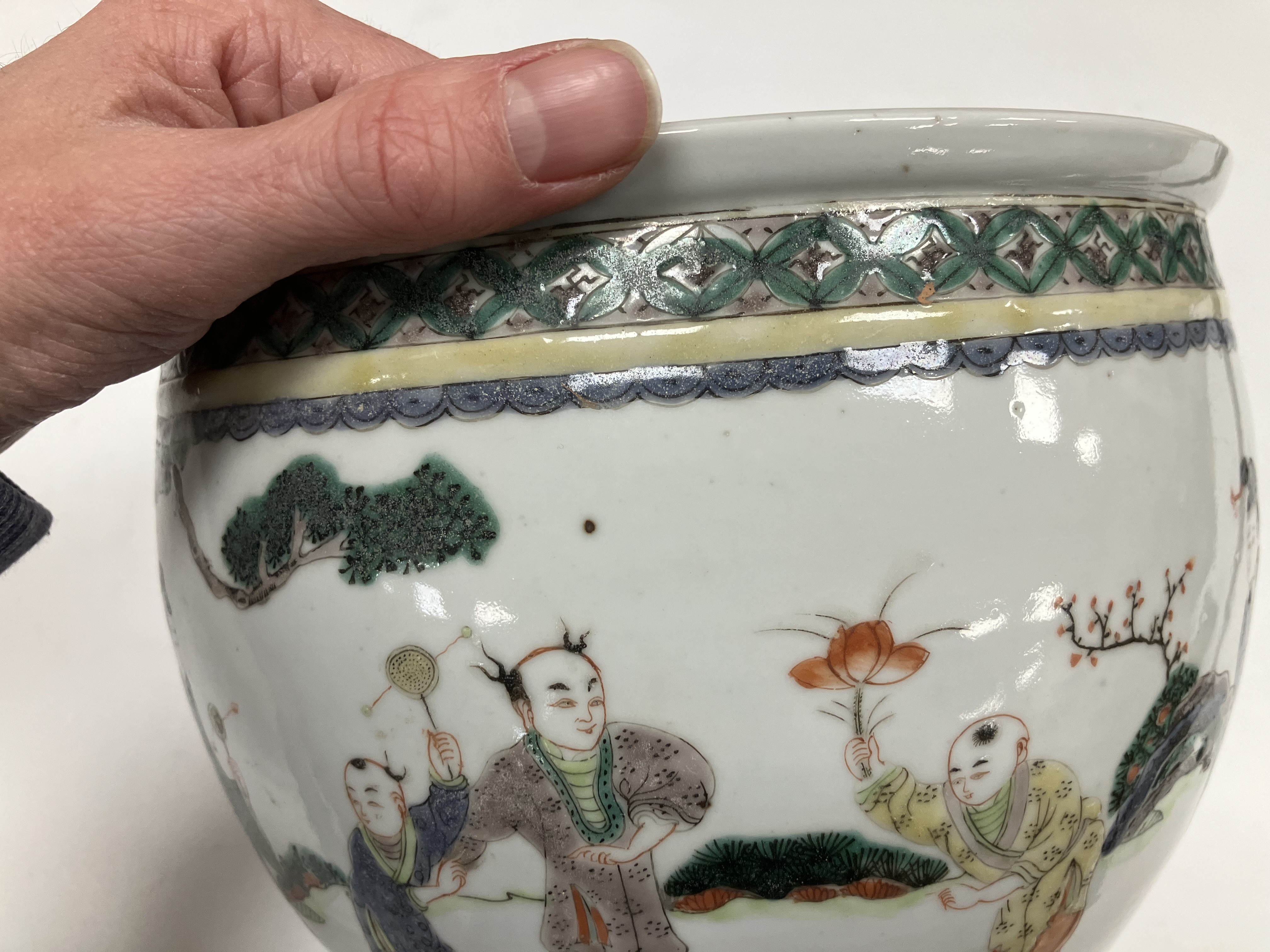 A 19th Century Chinese Kangxi palette jardiniere decorated with figures playing with various games - Image 13 of 26