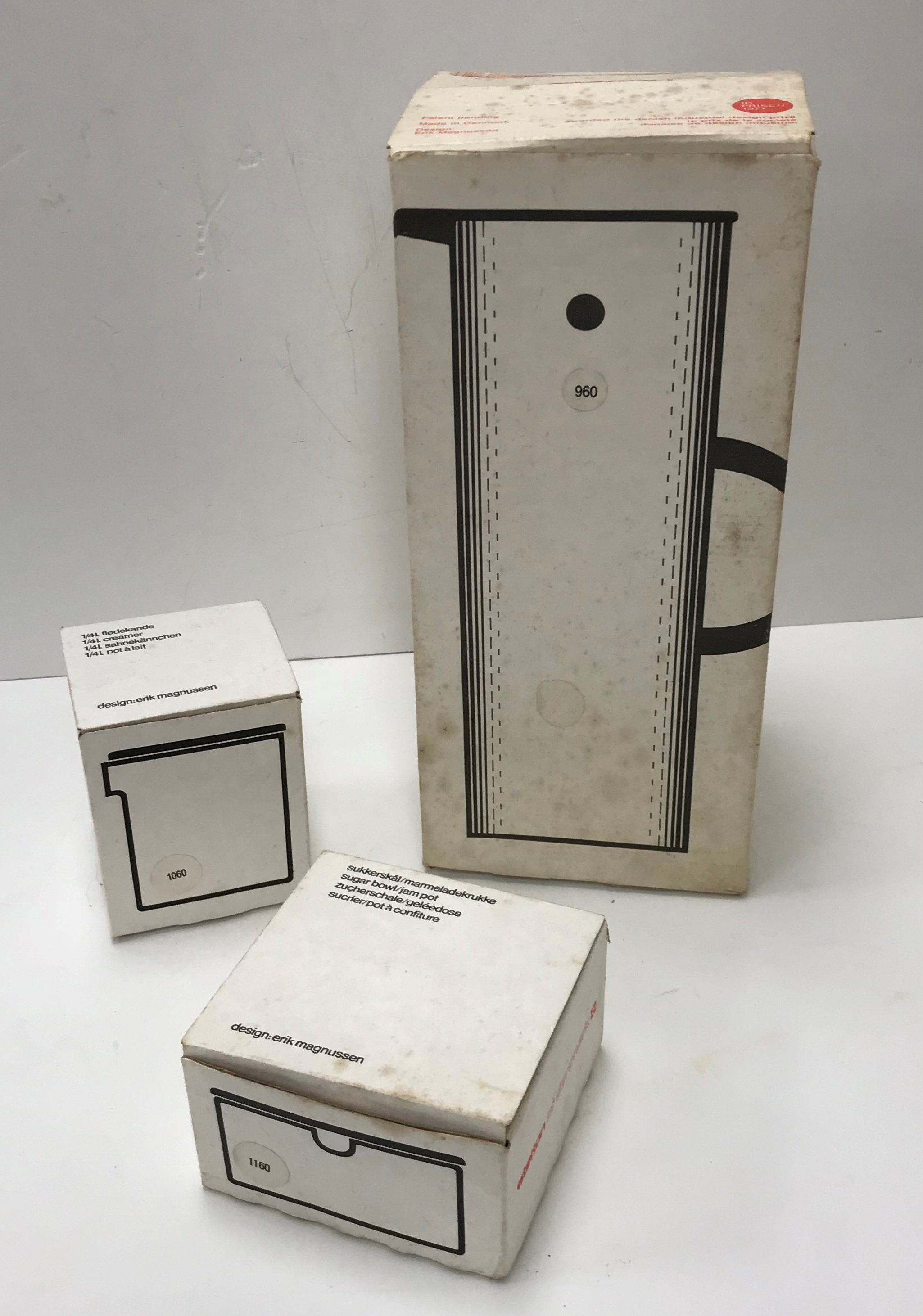 An Erik Magnussen for Stelton of Denmark white vacuum jug (960), boxed, together with an Erik - Image 2 of 2