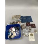 Miscellaneous lots of coins including crowns, two 1953 plastic sets, pre-decimal coinage etc