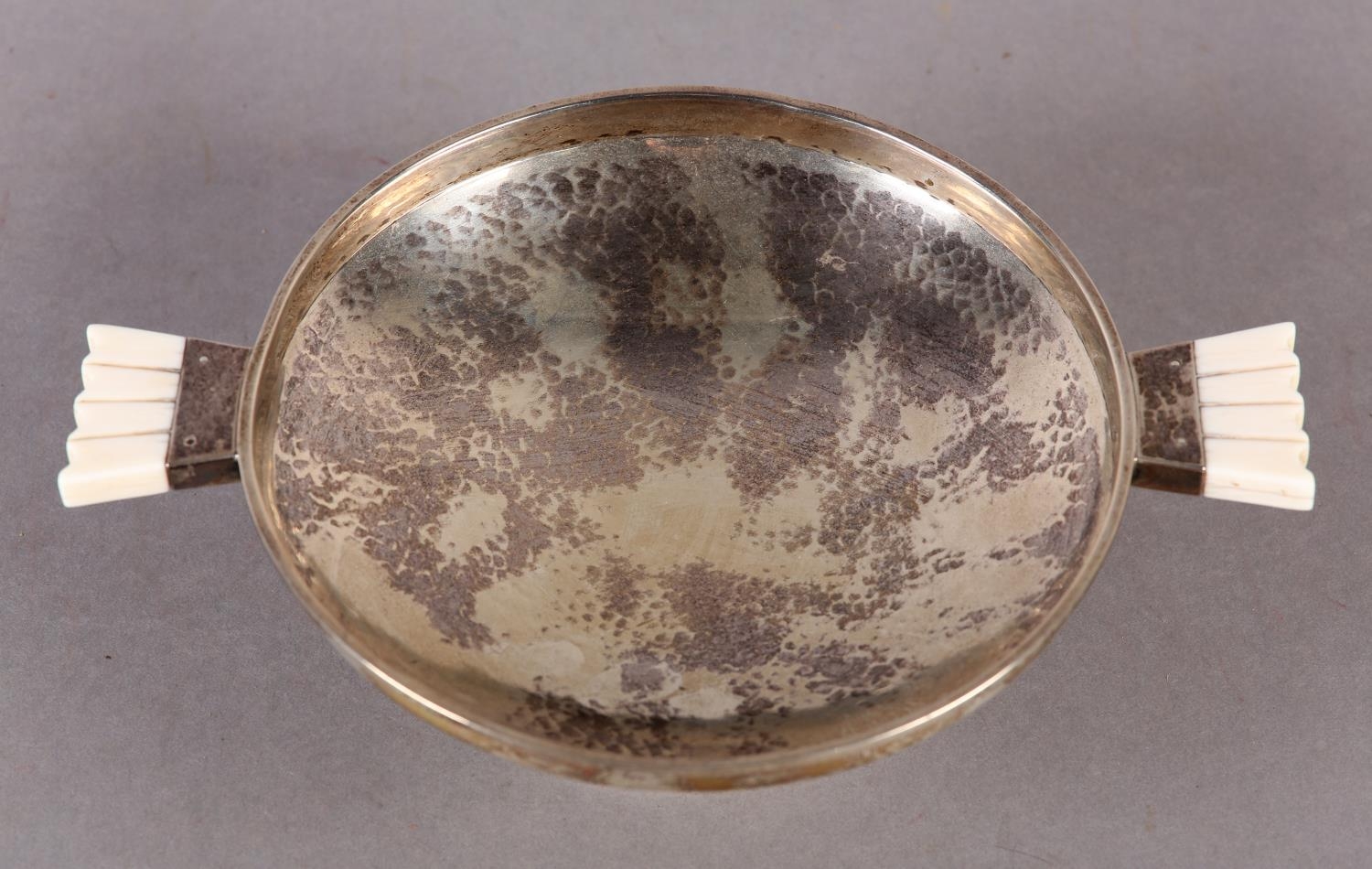 AN ART DECO SILVER AND IVORY HANDLED BOWL by Connell, 83 Cheapside, pattern no. 1213, planished, - Image 3 of 4