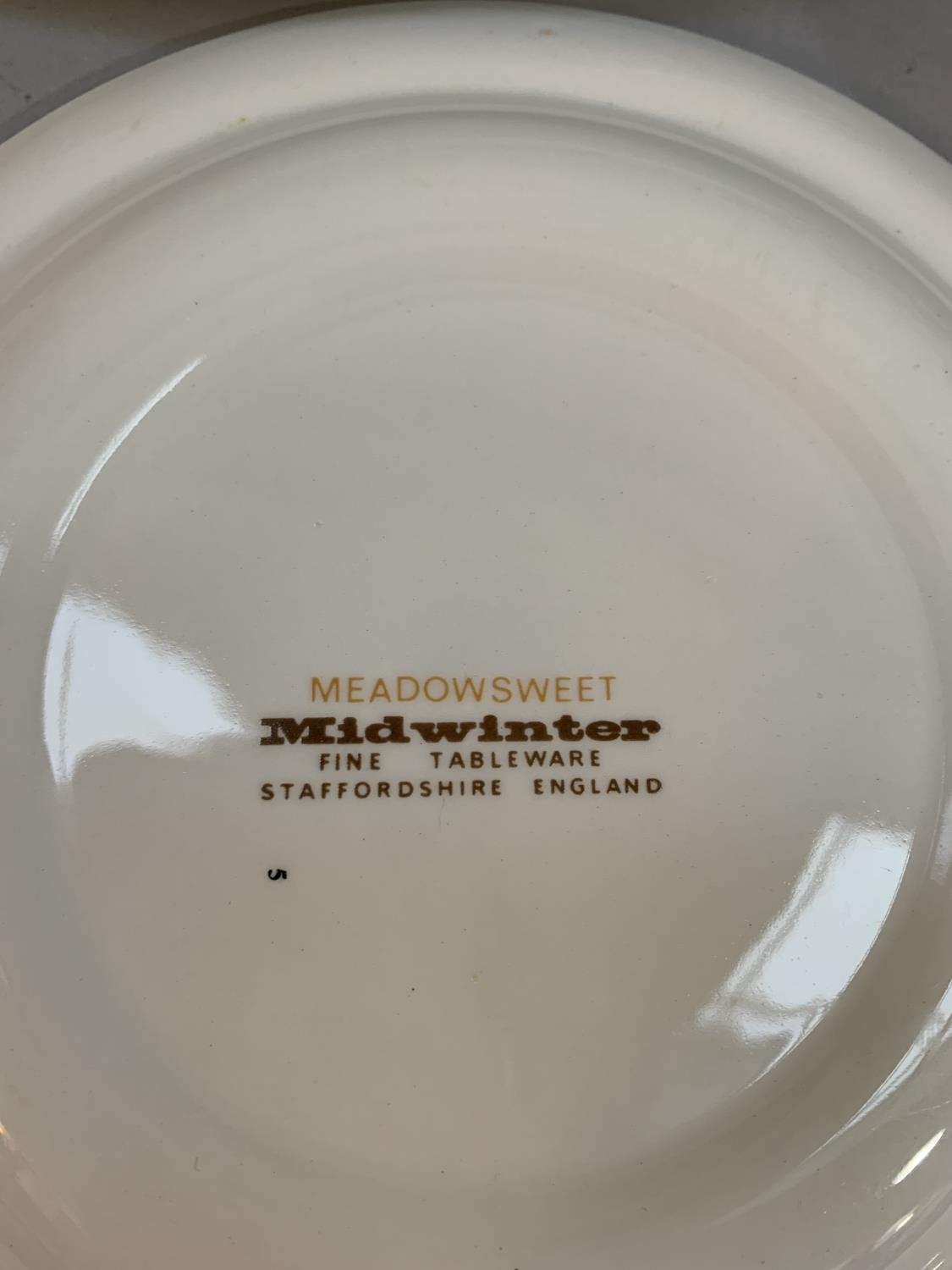 A 1970s Mid Winter dinner service of Meadow Sweet design comprising six dinner plates 26cm, five - Image 5 of 5