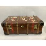 Vintage wood ribbed travel trunk, 92cm wide by 35cm high