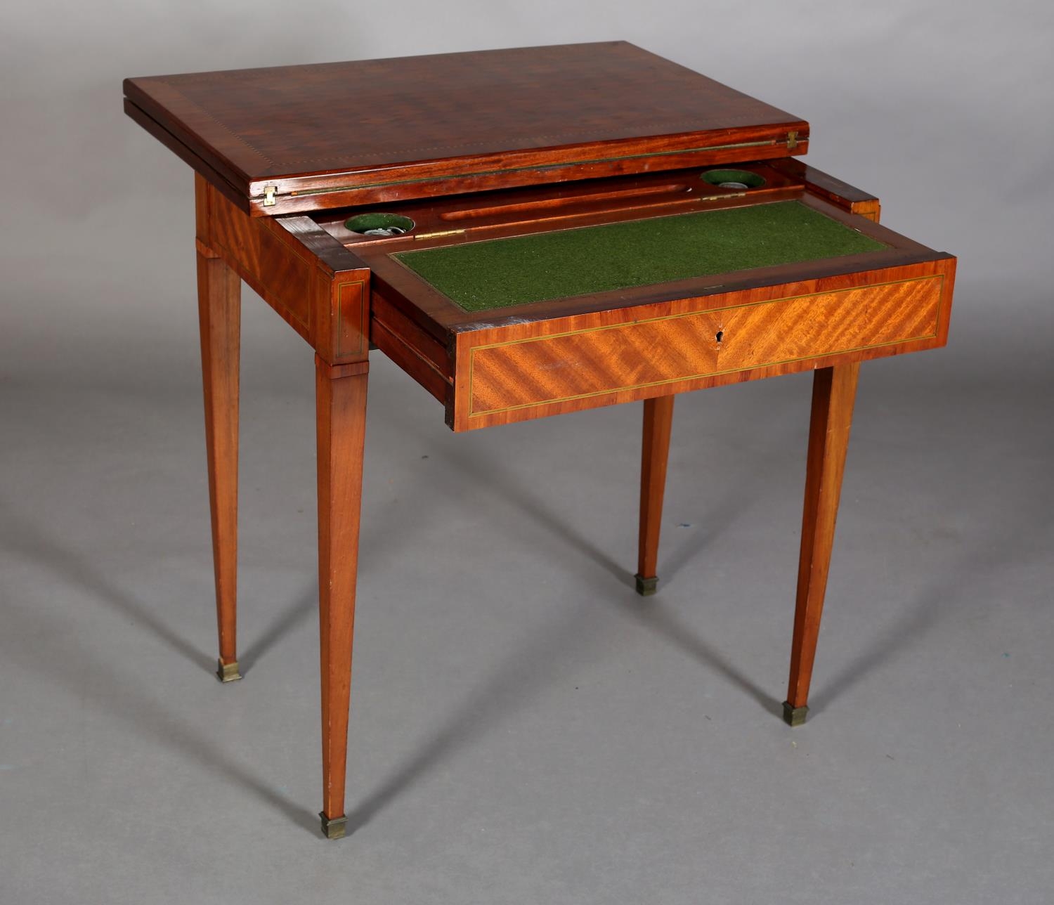 AN EARLY 20TH CENTURY MAHOGANY AND SATIN WALNUT PARQUETRY CARD, WRITING AND DRESSING TABLE inlaid - Image 9 of 10