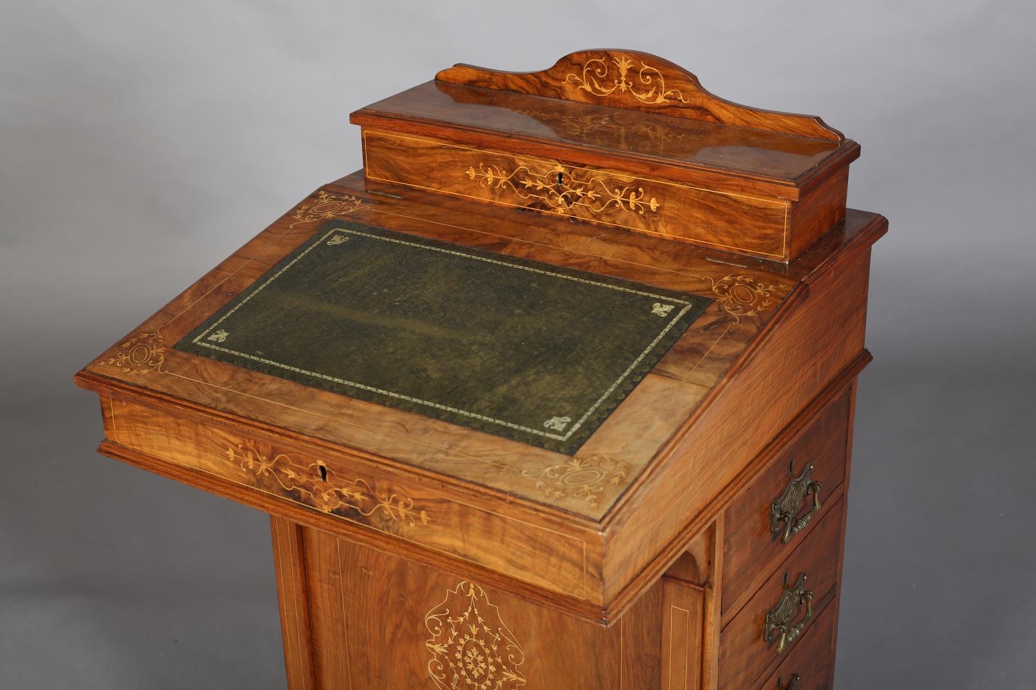 A 19TH CENTURY FIGURED WALNUT AND SATINWOOD INLAID DAVENPORT having a raised compartment, leather - Image 3 of 7