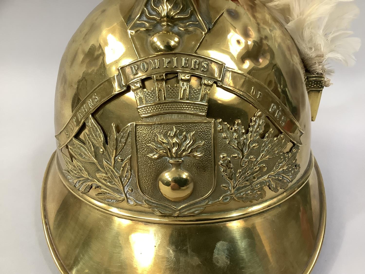 A 19TH CENTURY FRENCH SAPEURS POMPIERS DE FES BRASS FIREMAN'S HELMET, of Adrian pattern style, - Image 3 of 5