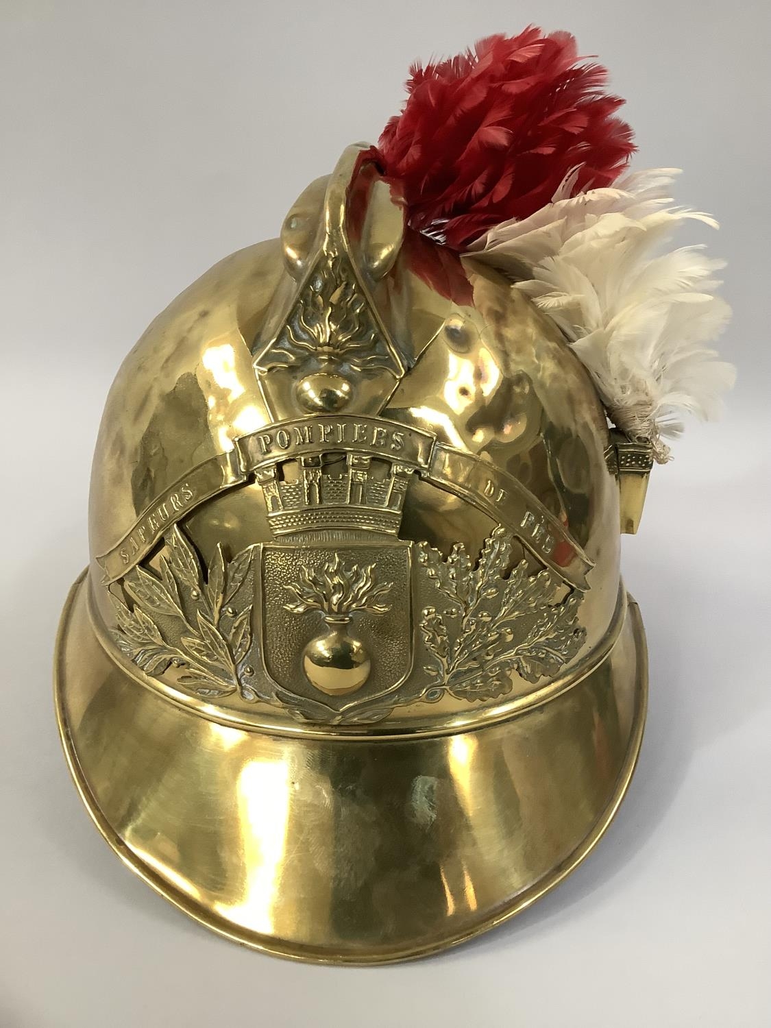 A 19TH CENTURY FRENCH SAPEURS POMPIERS DE FES BRASS FIREMAN'S HELMET, of Adrian pattern style, - Image 2 of 5