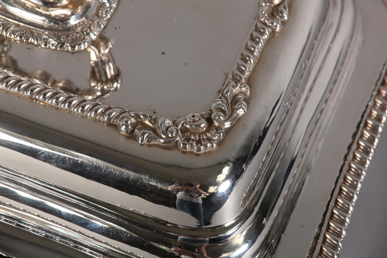 A GEORGE III SILVER ENTRÉE DISH AND COVER, London 1816, Solomon Hougham, rectangular with gadroon - Image 4 of 5