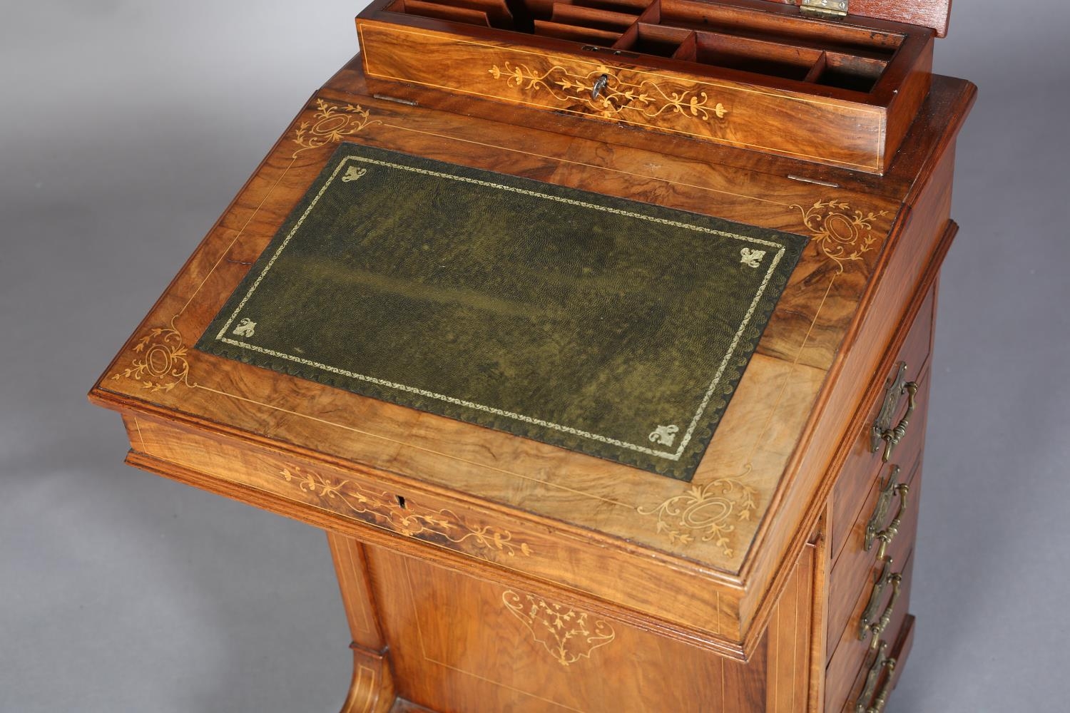 A 19TH CENTURY FIGURED WALNUT AND SATINWOOD INLAID DAVENPORT having a raised compartment, leather - Image 7 of 7