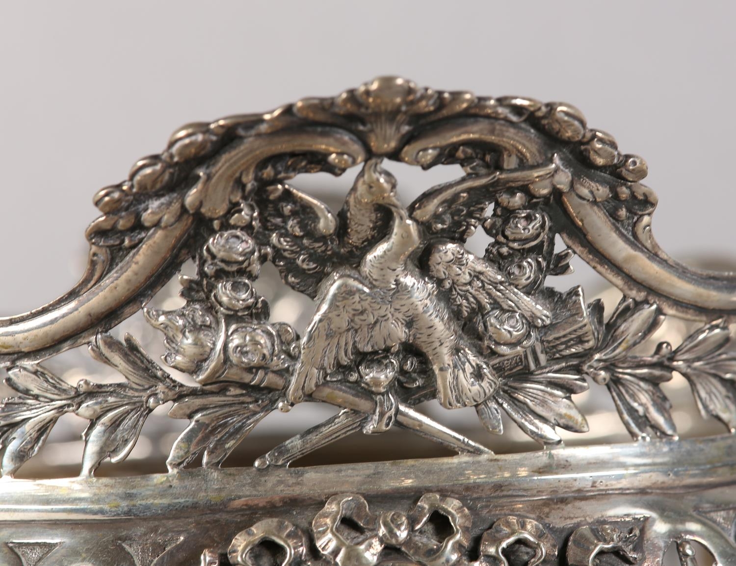 A LATE 19TH/EARLY 20TH CENTURY GERMAN .800 silver fruit bowl, pierced and embossed with floral - Image 7 of 7