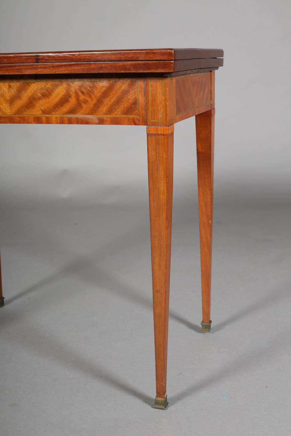 AN EARLY 20TH CENTURY MAHOGANY AND SATIN WALNUT PARQUETRY CARD, WRITING AND DRESSING TABLE inlaid - Image 3 of 10