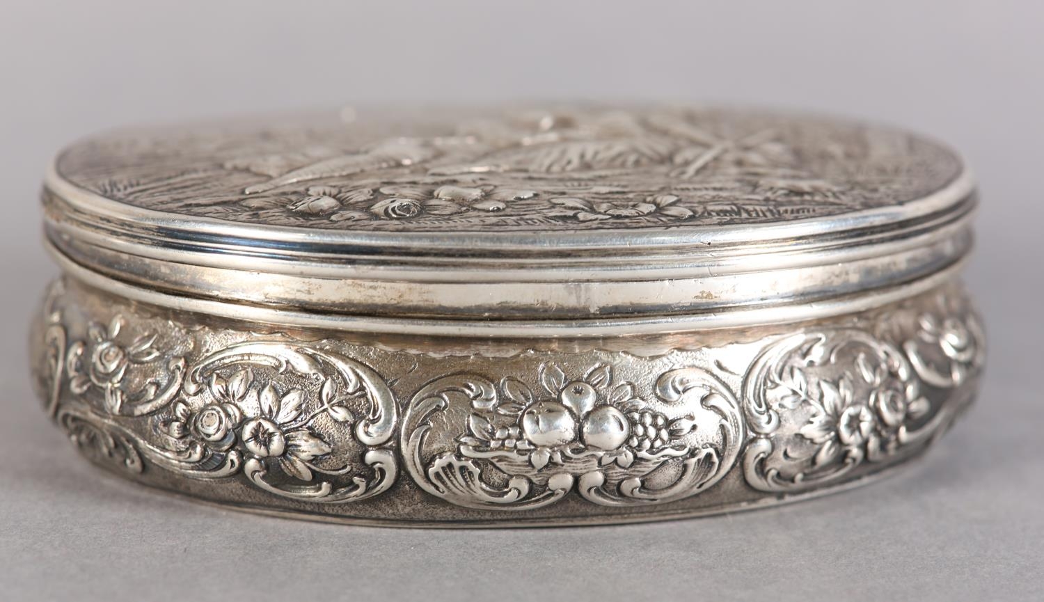 A 19TH CENTURY SILVER BOX, LONDON (import) 1897 for William Moering of oval outline the hinged lid - Image 2 of 5